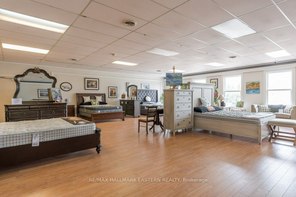 191 Queen Street Property Photo 9