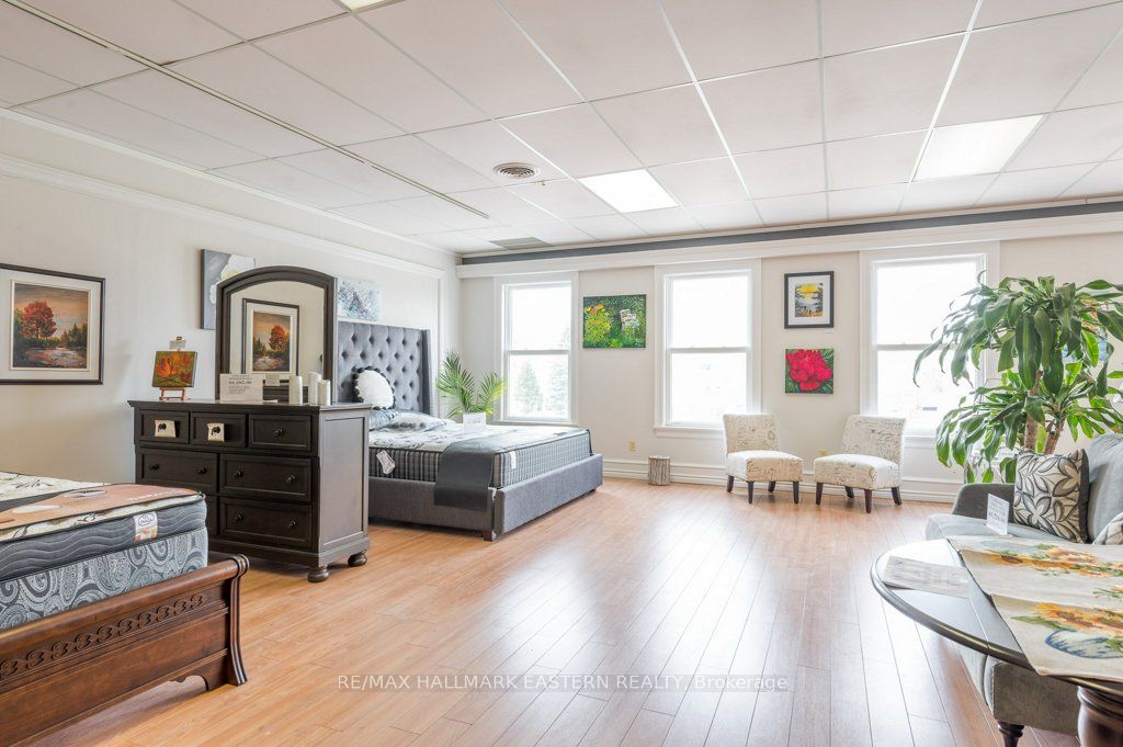 191 Queen Street Property Photo 10