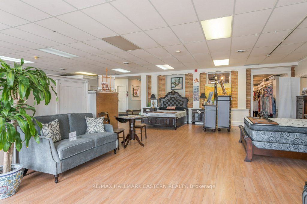 191 Queen Street Property Photo 11