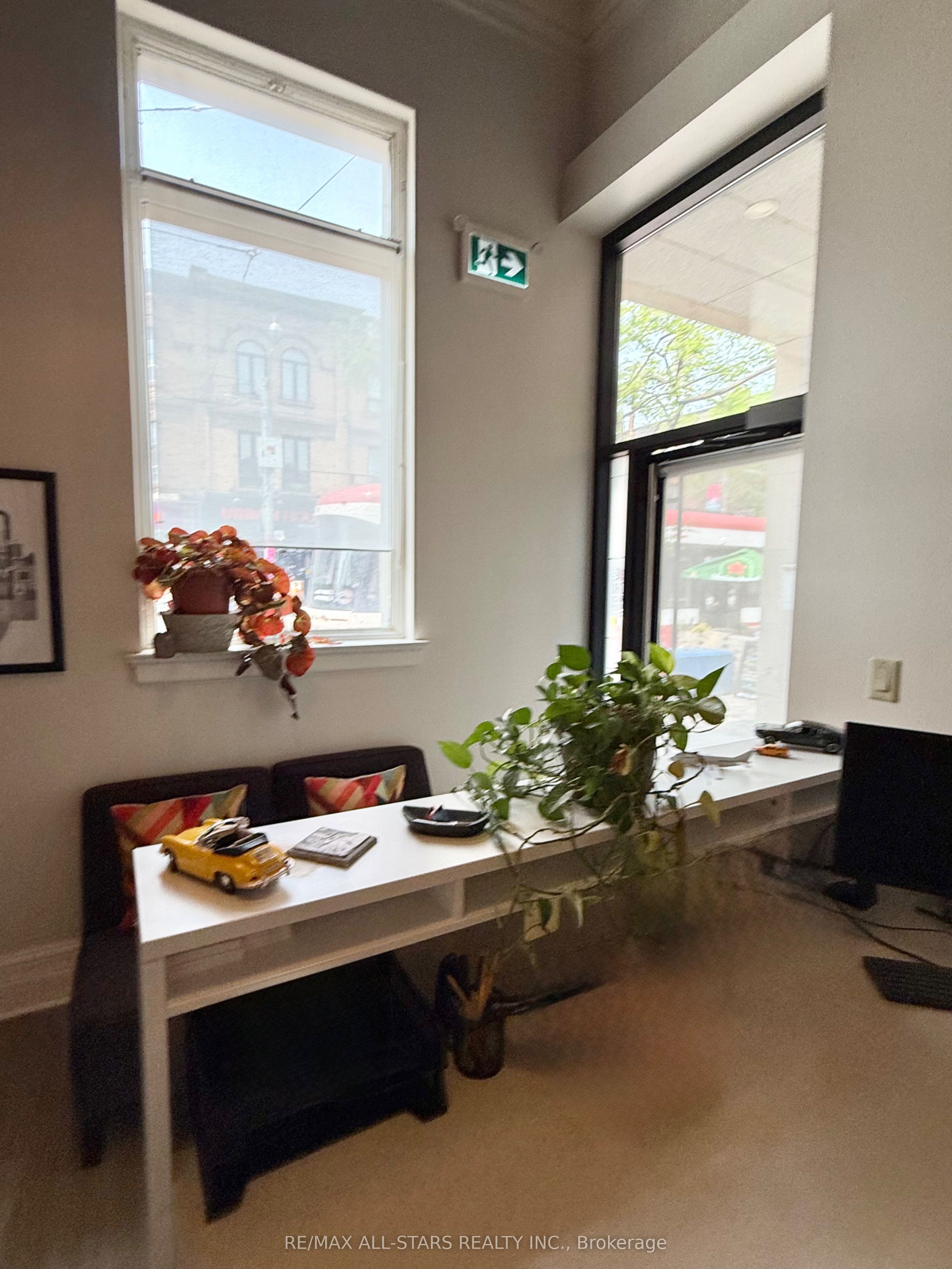 711 Queen Street E Unit B Property Photo 3