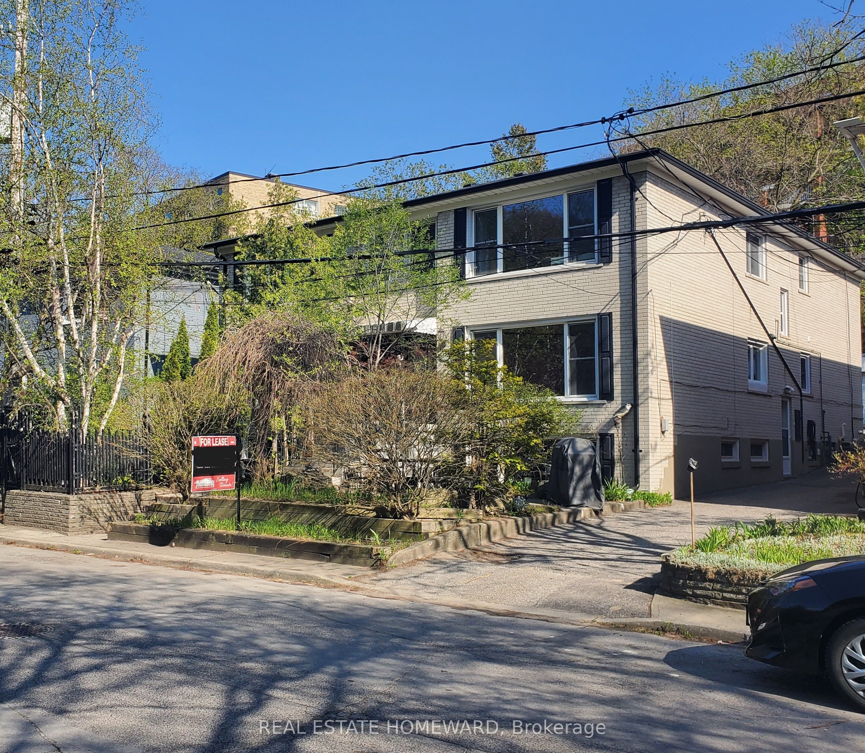#lower - 21 Love Crescent Property Photo 2