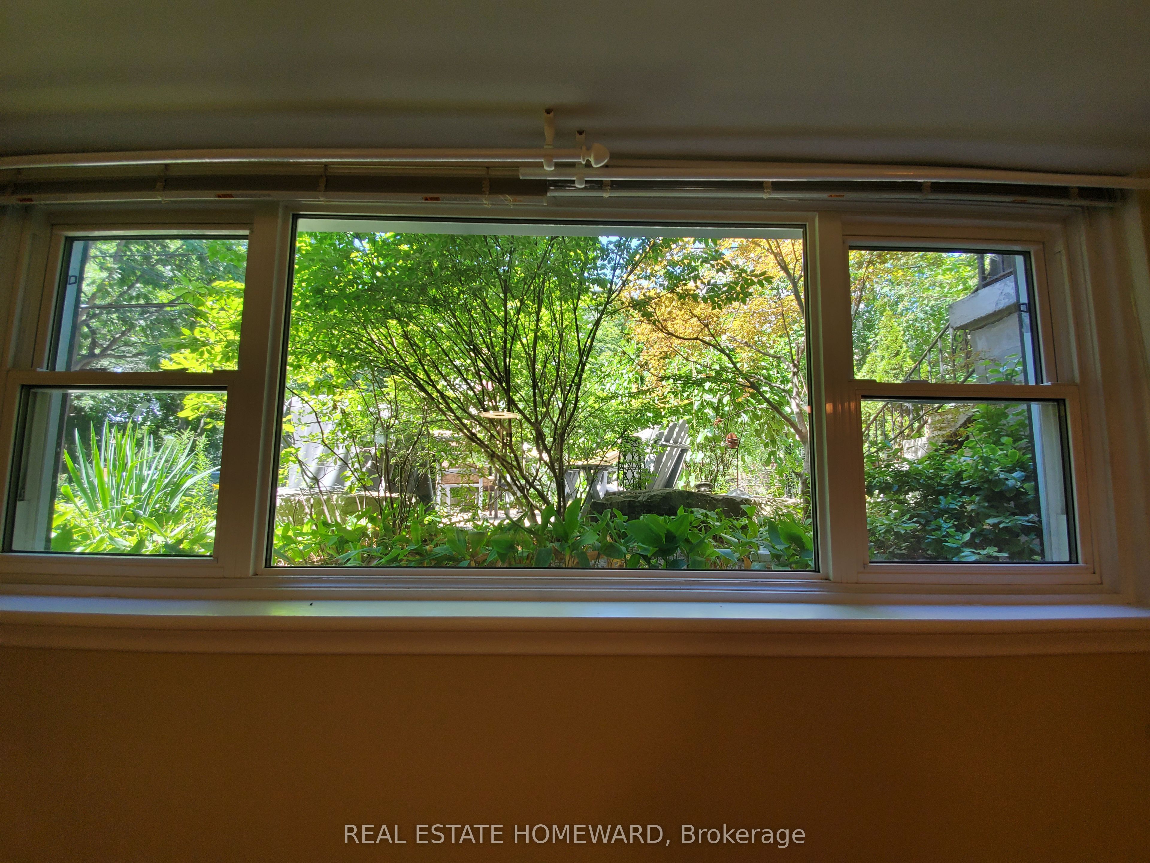 #lower - 21 Love Crescent Property Photo 4