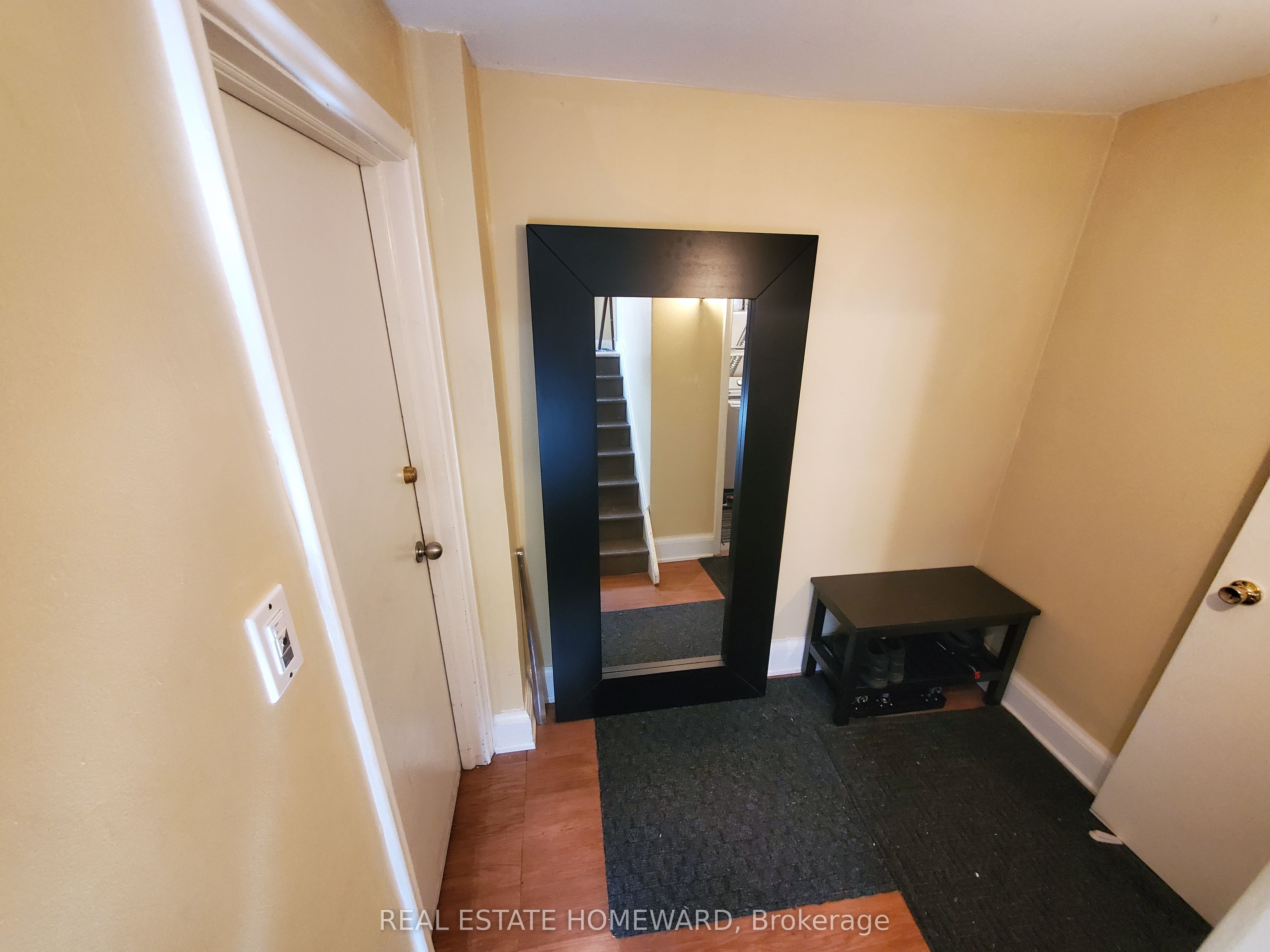 #lower - 21 Love Crescent Property Photo 8