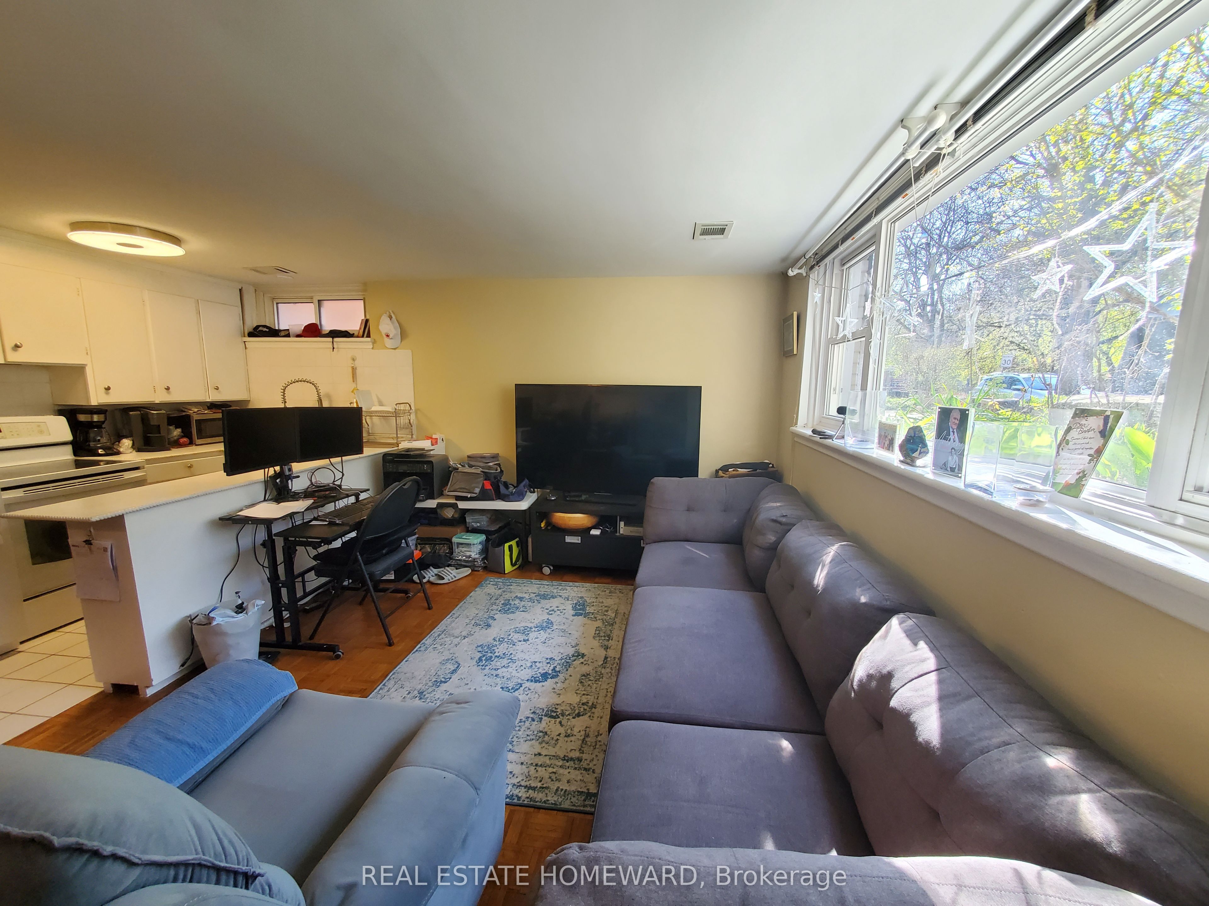 #lower - 21 Love Crescent Property Photo 12