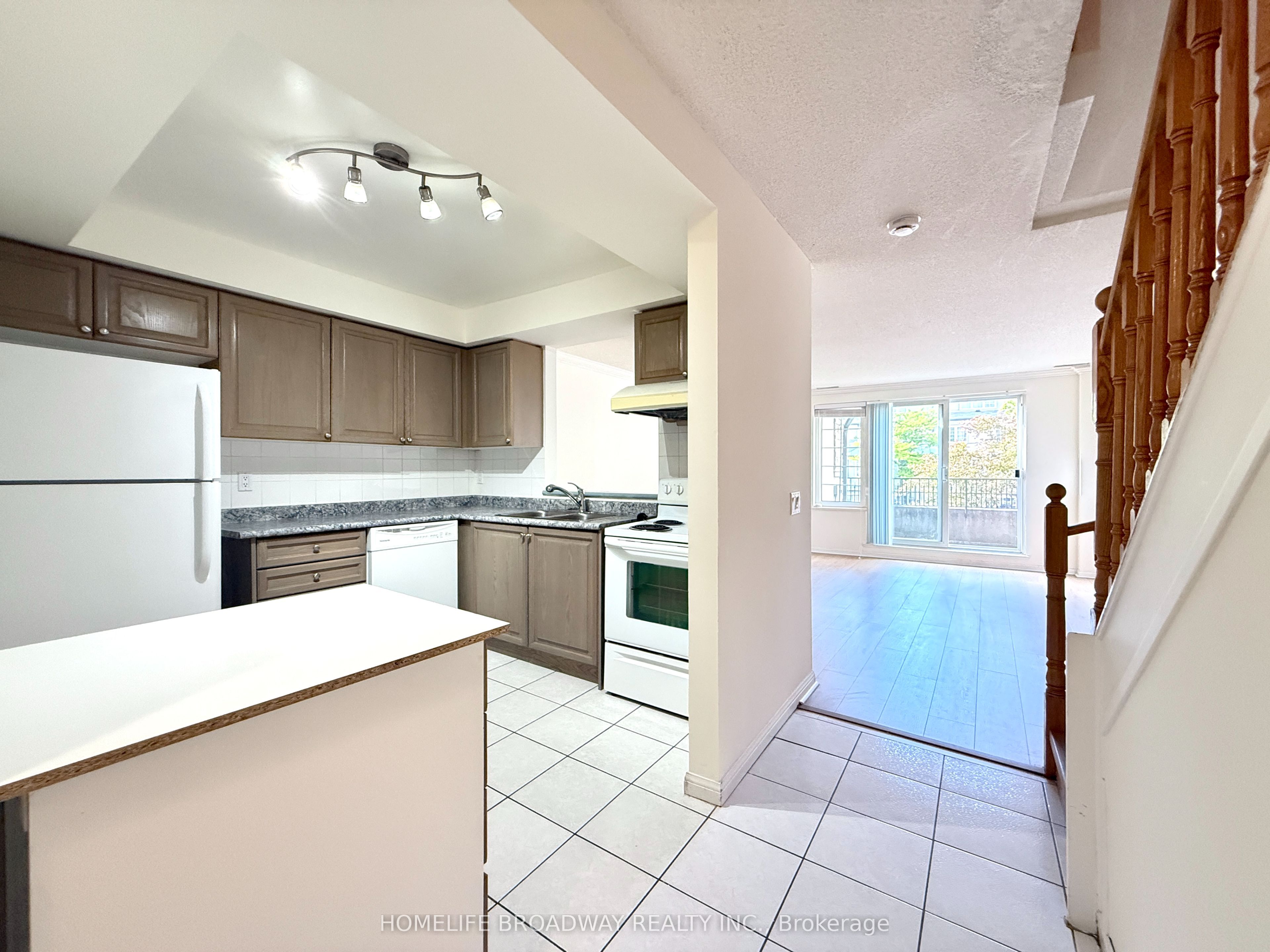 188 Bonis Avenue 607 Property Photo 3