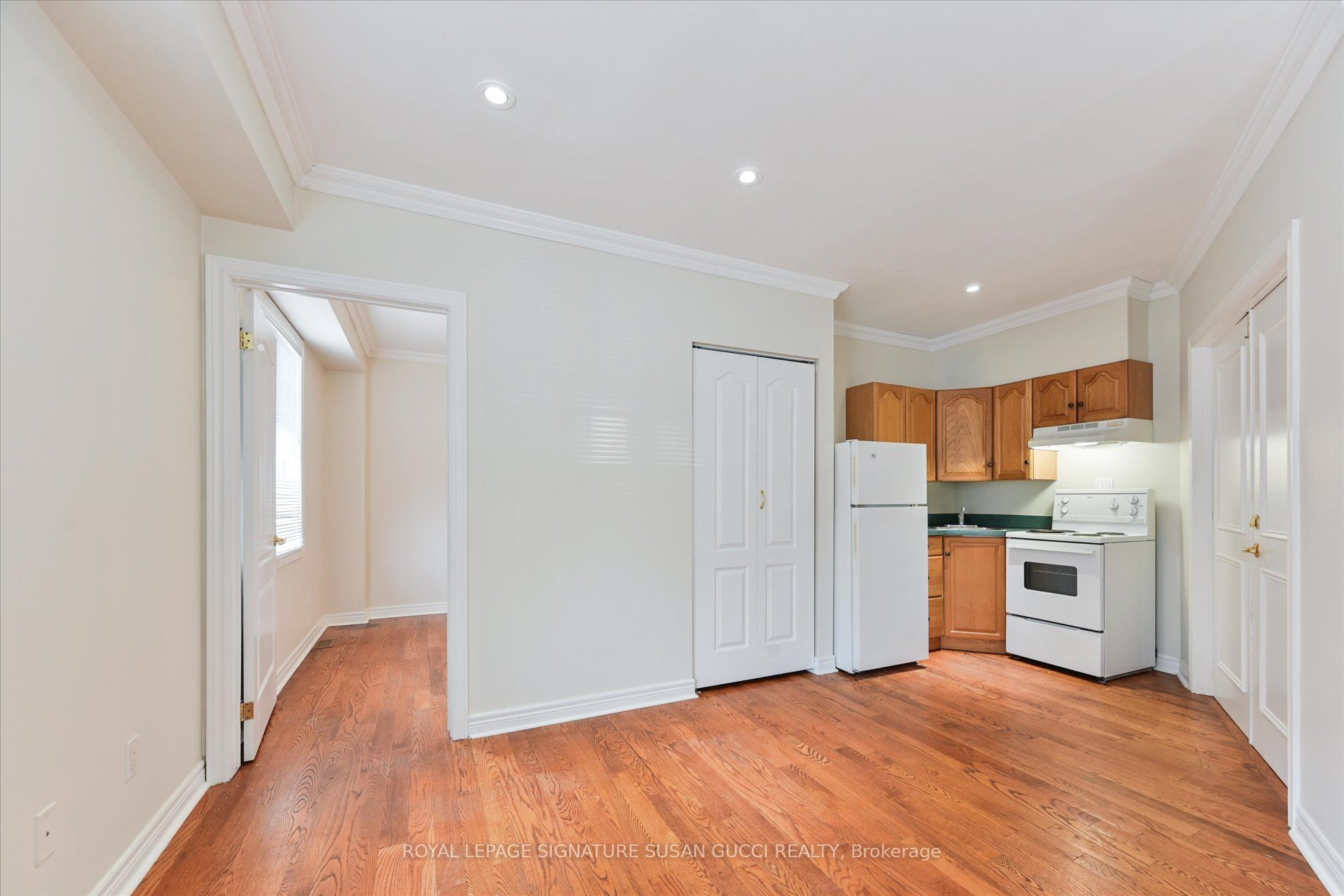 454 Donlands Avenue Property Photo 7