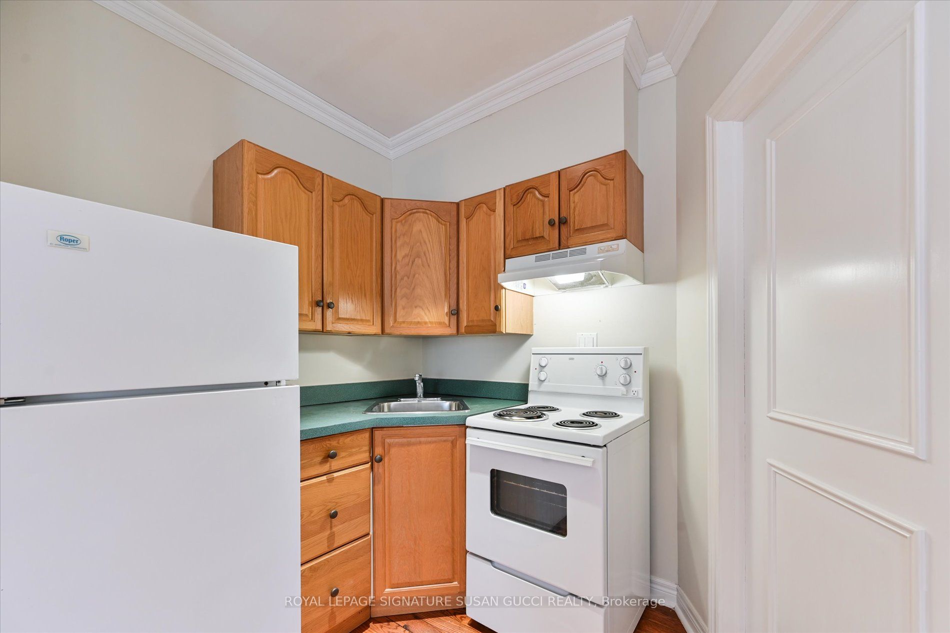 454 Donlands Avenue Property Photo 8