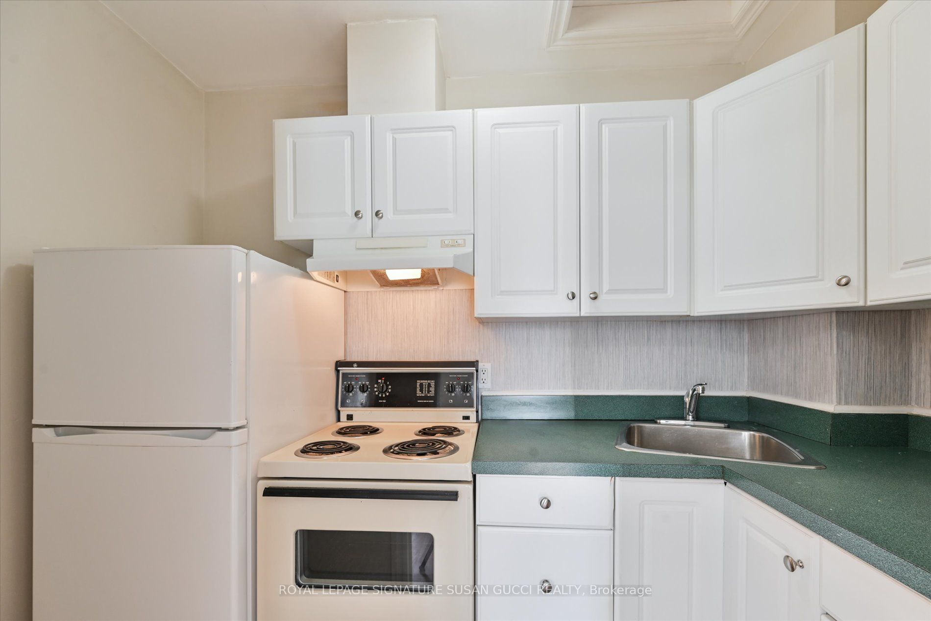 454 Donlands Avenue Property Photo 18