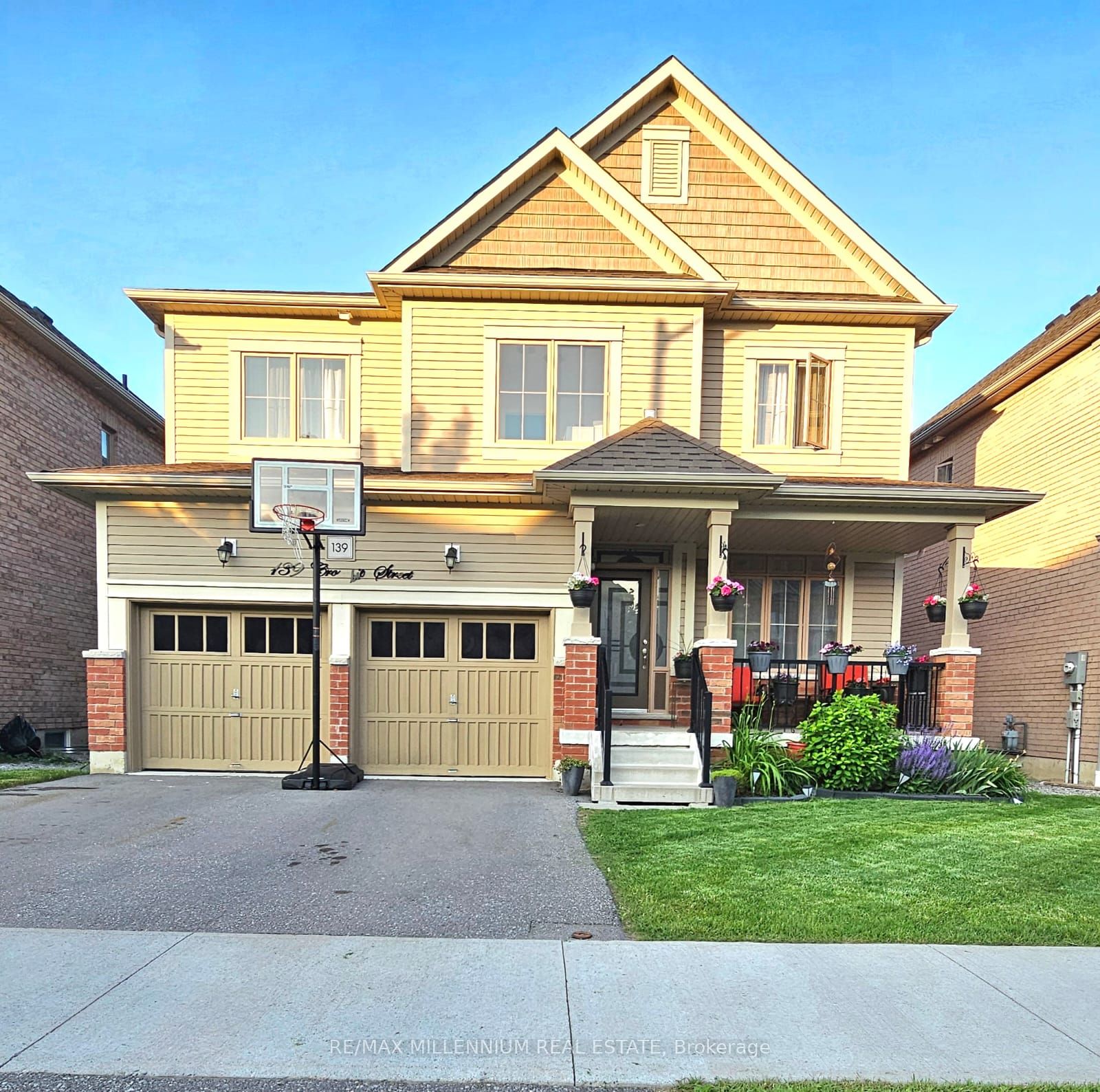 139 Crombie Street Property Photo 1