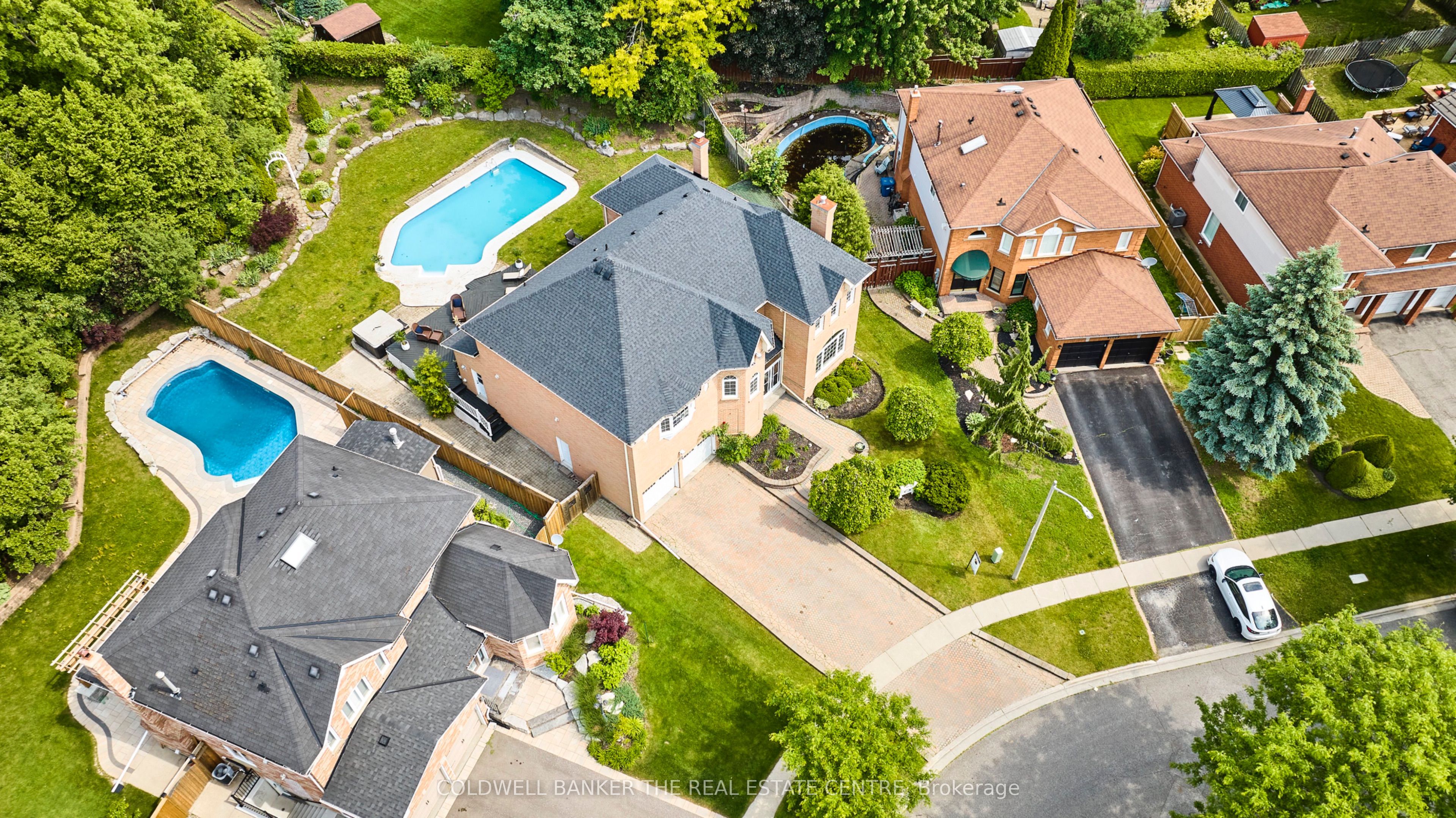 1056 Stone Cottage Cres Picture