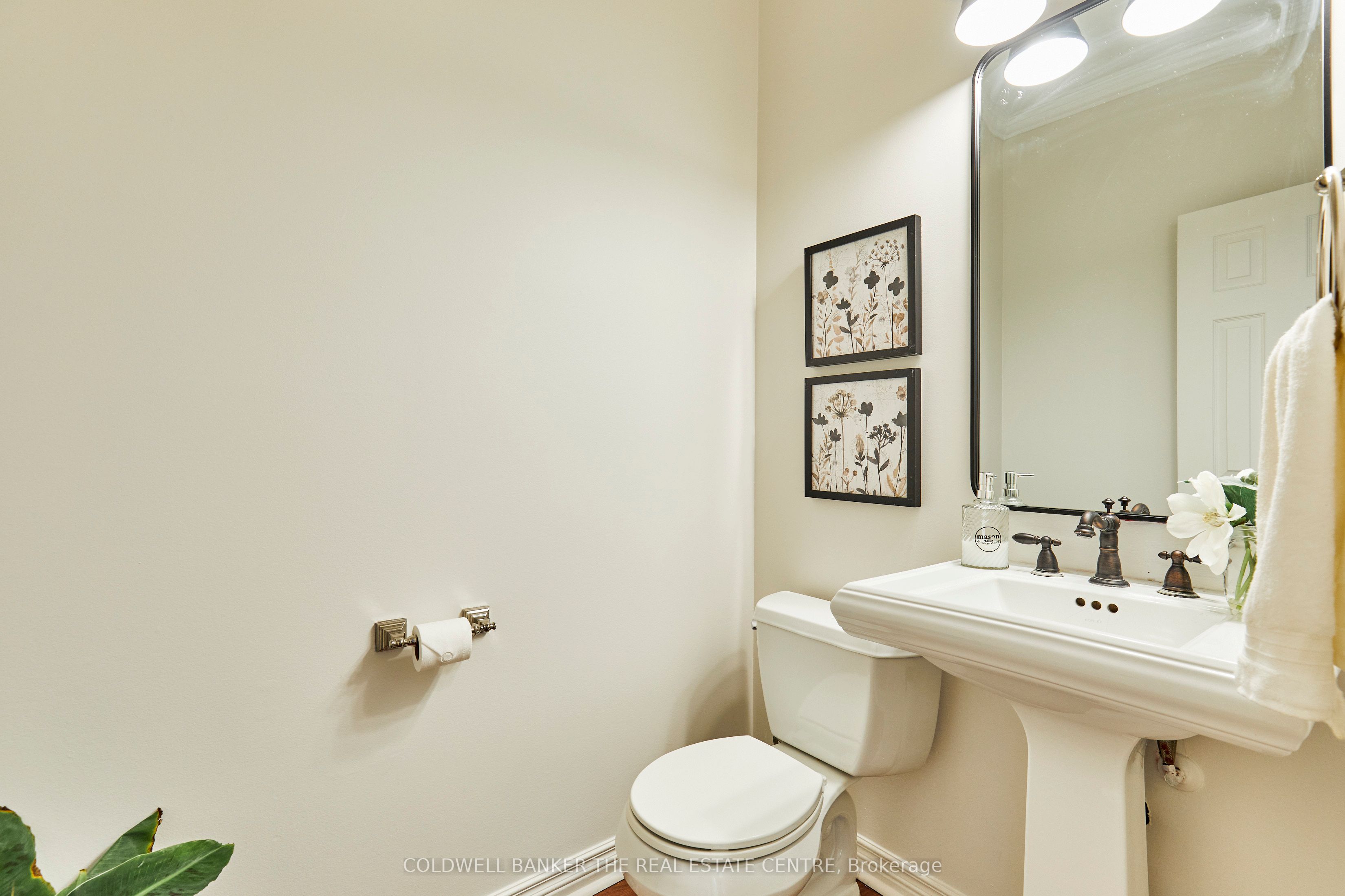 1056 Stone Cottage Crescent Property Photo 20