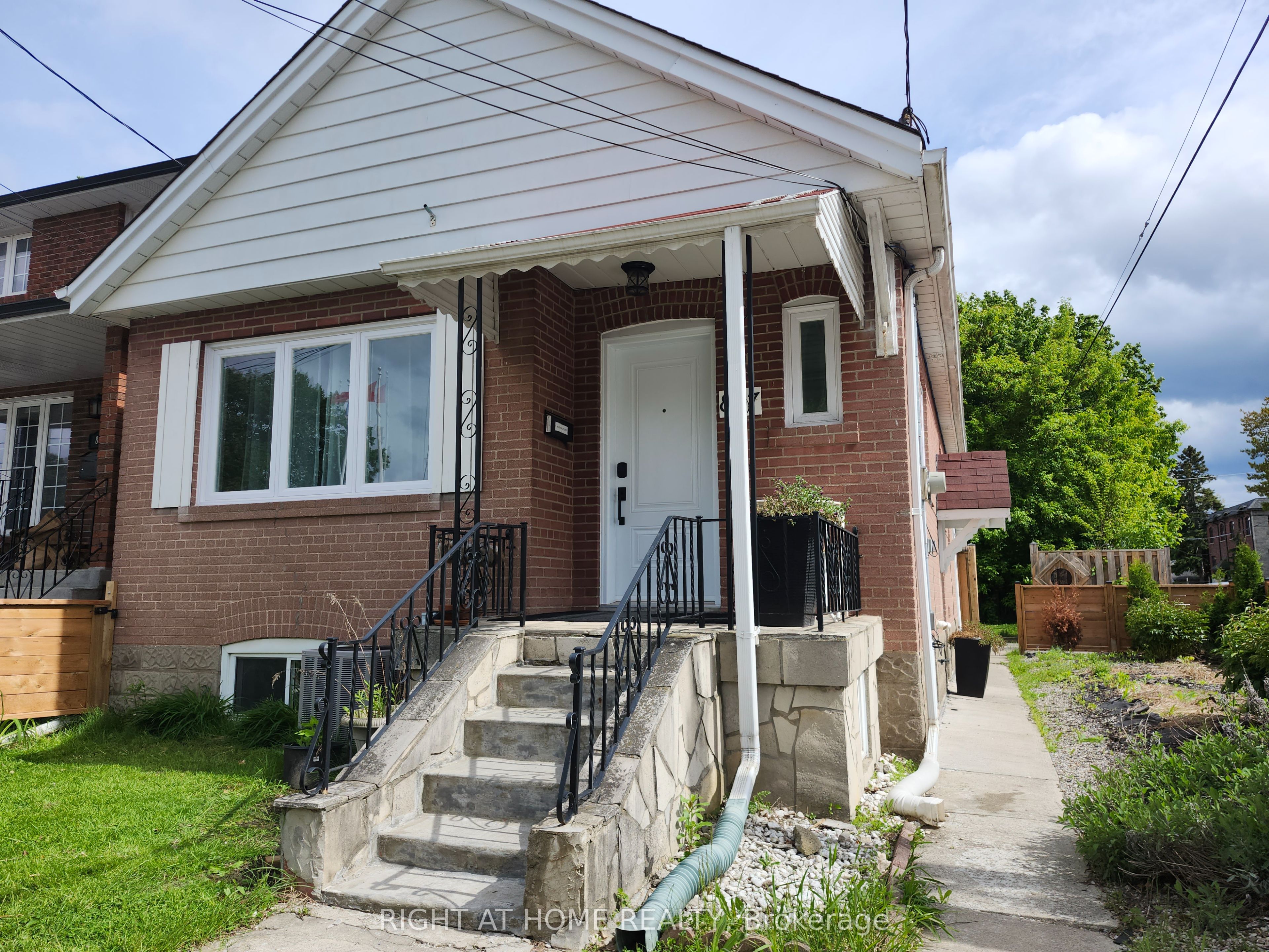 887 Cosburn Avenue Property Photo 1