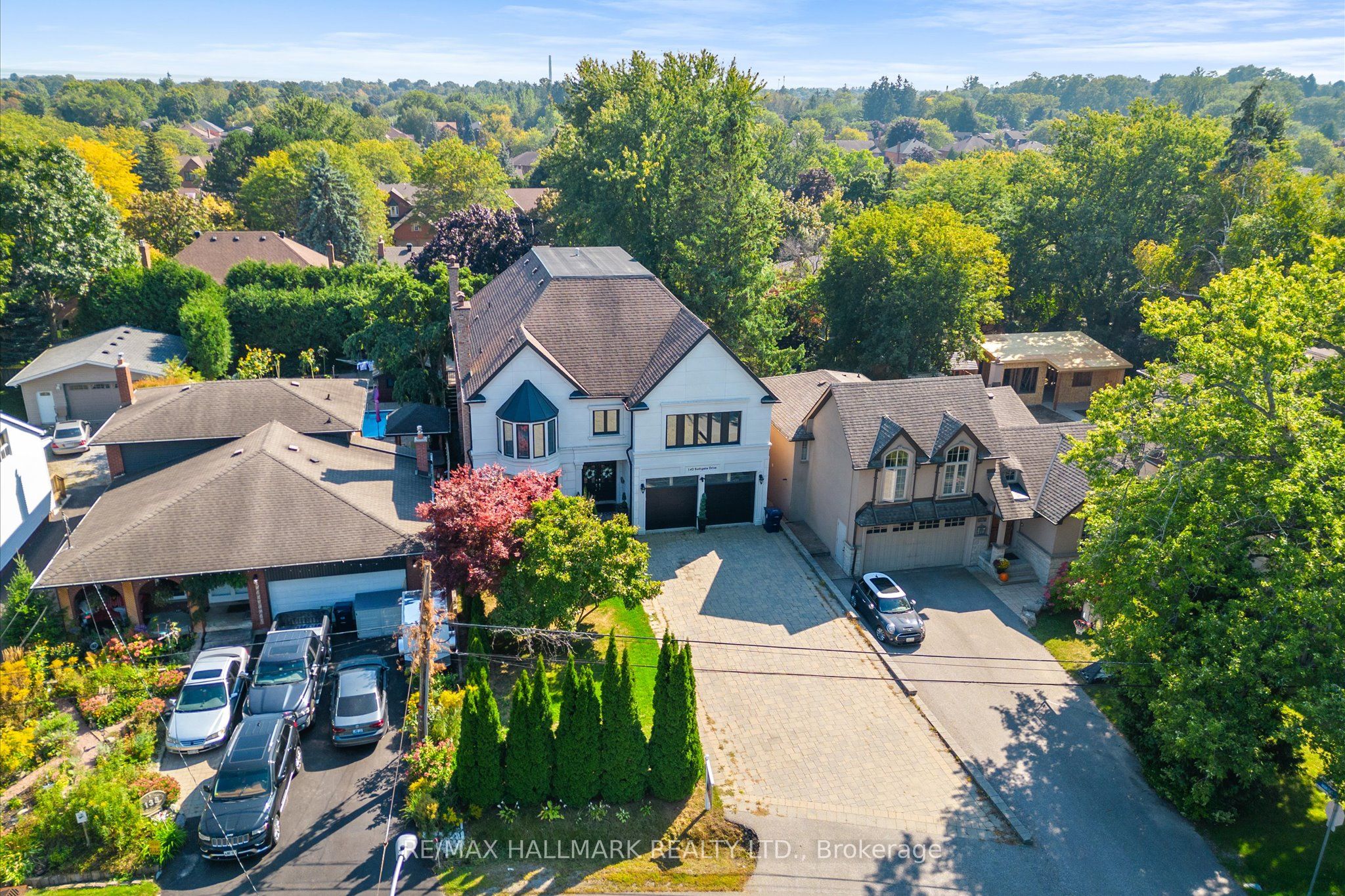140 Bathgate Drive Property Photo 2
