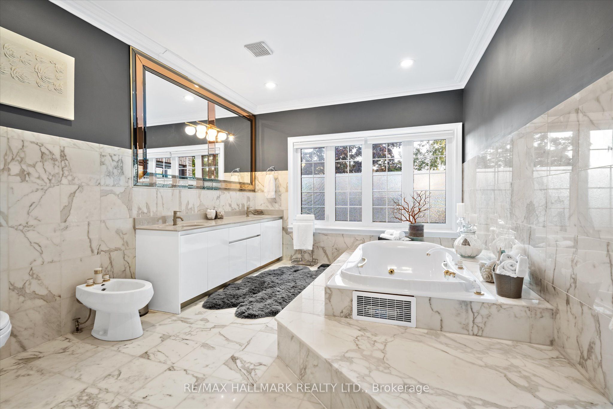 140 Bathgate Drive Property Photo 19