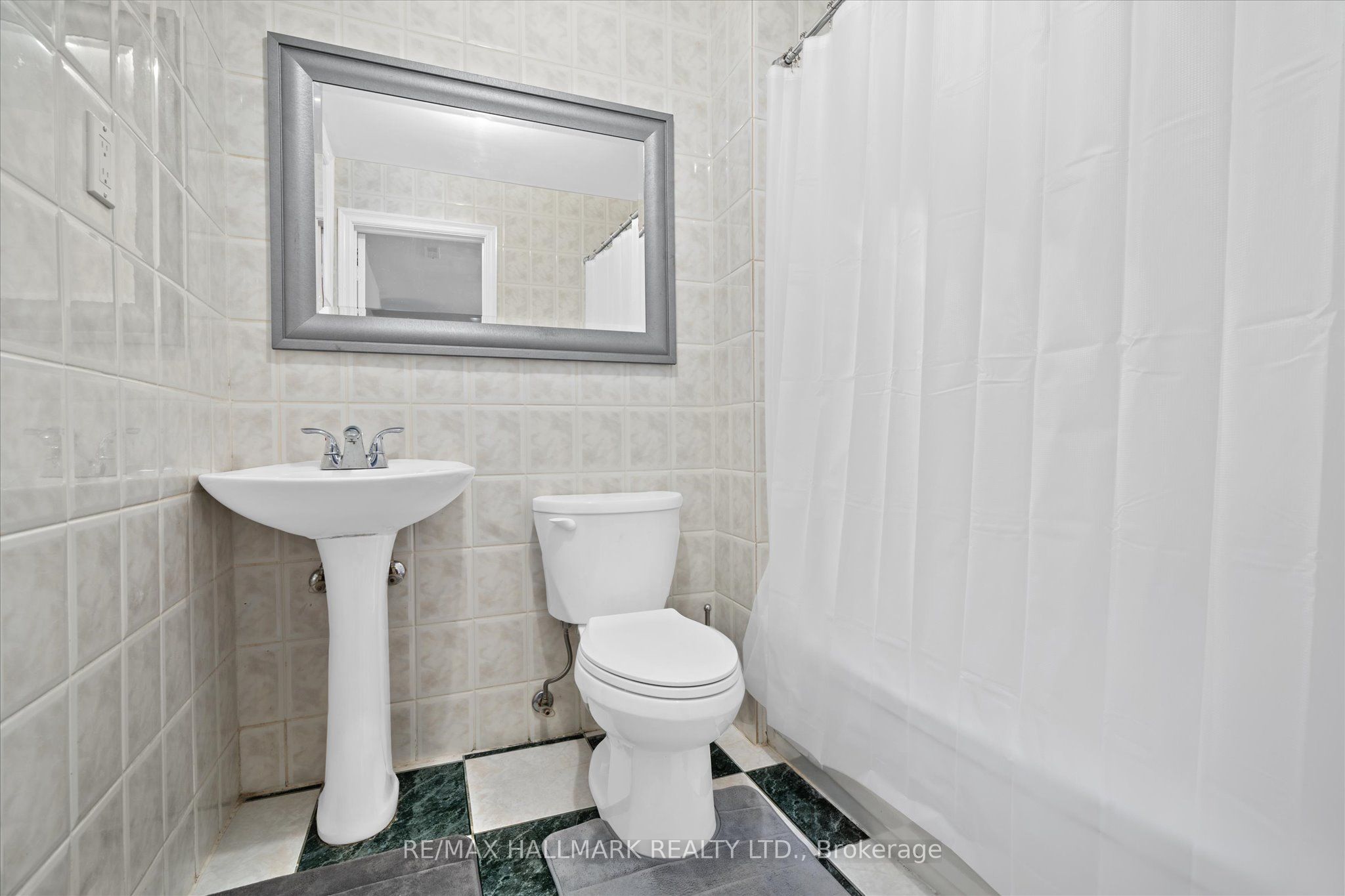 140 Bathgate Drive Property Photo 33