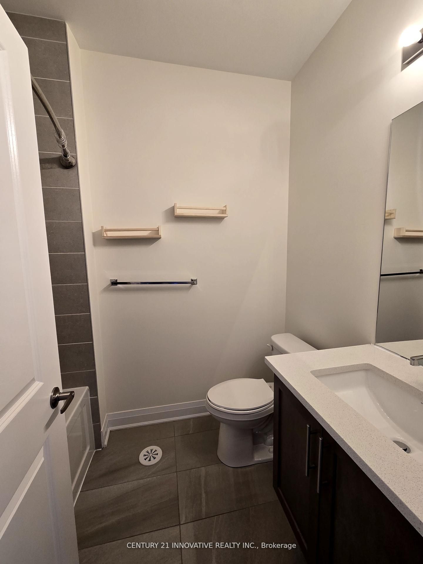 769 Port Darlington Road Property Photo 12