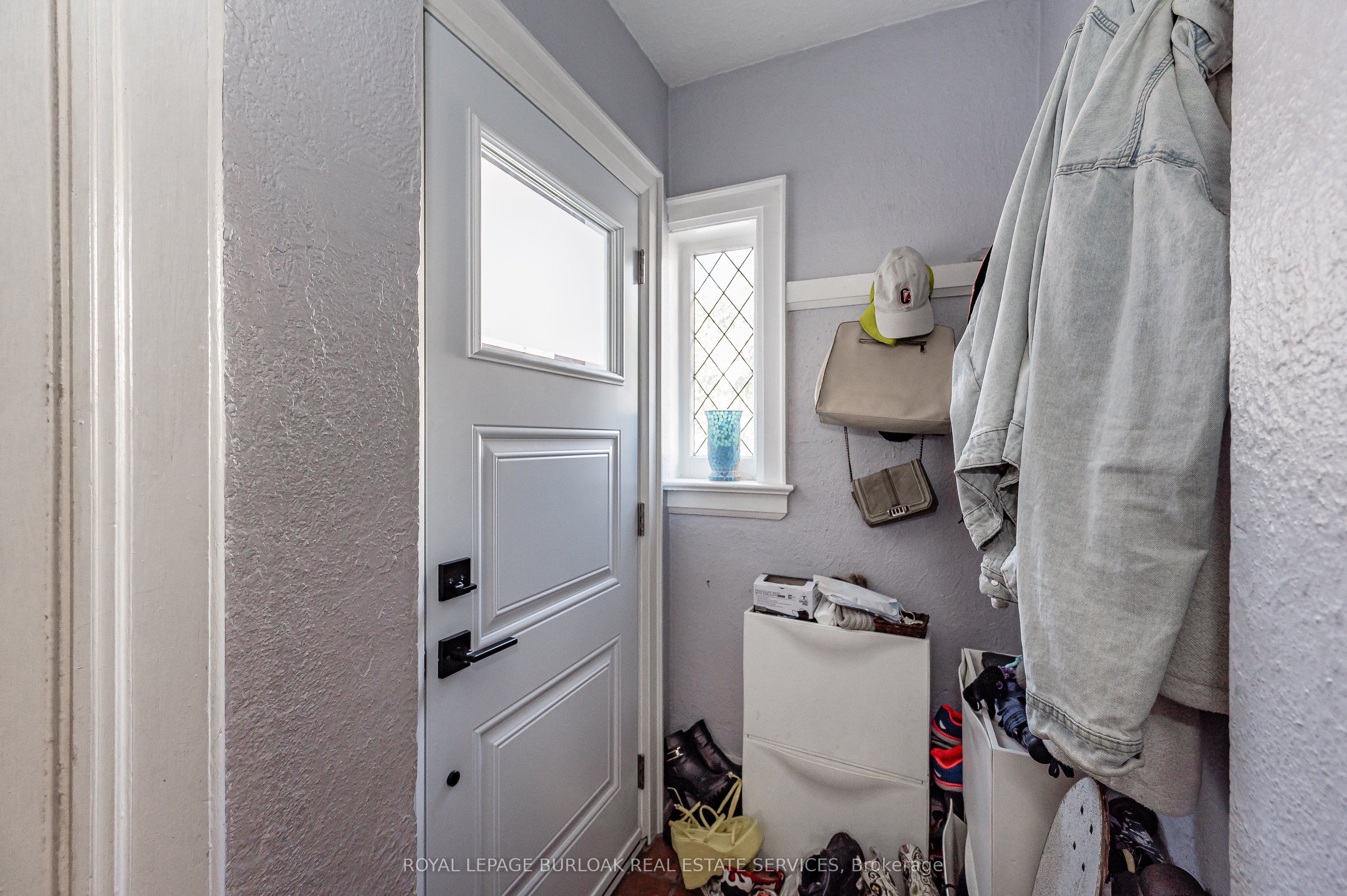 527 Kingston Road Property Photo 4