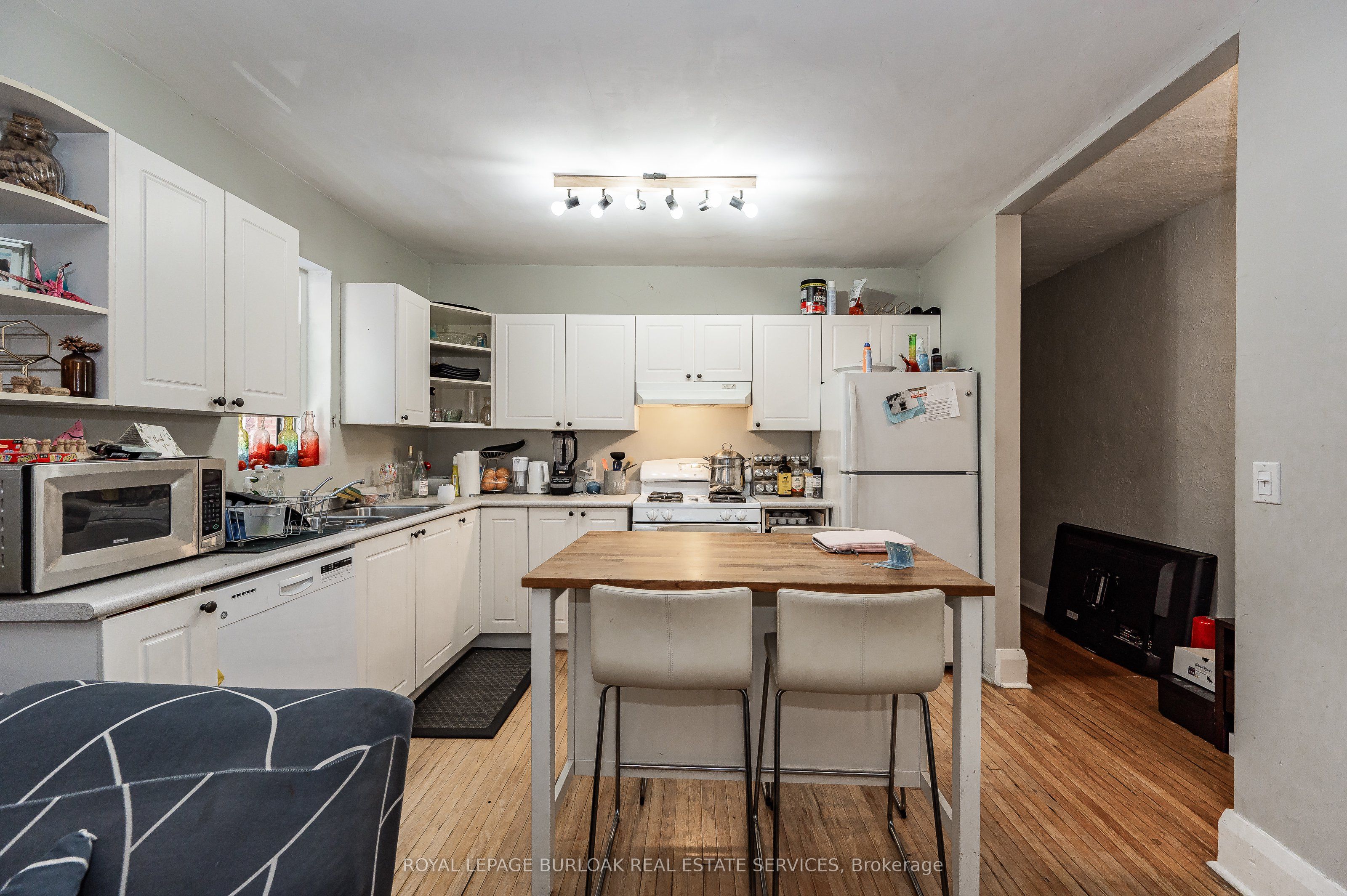 527 Kingston Road Property Photo 9