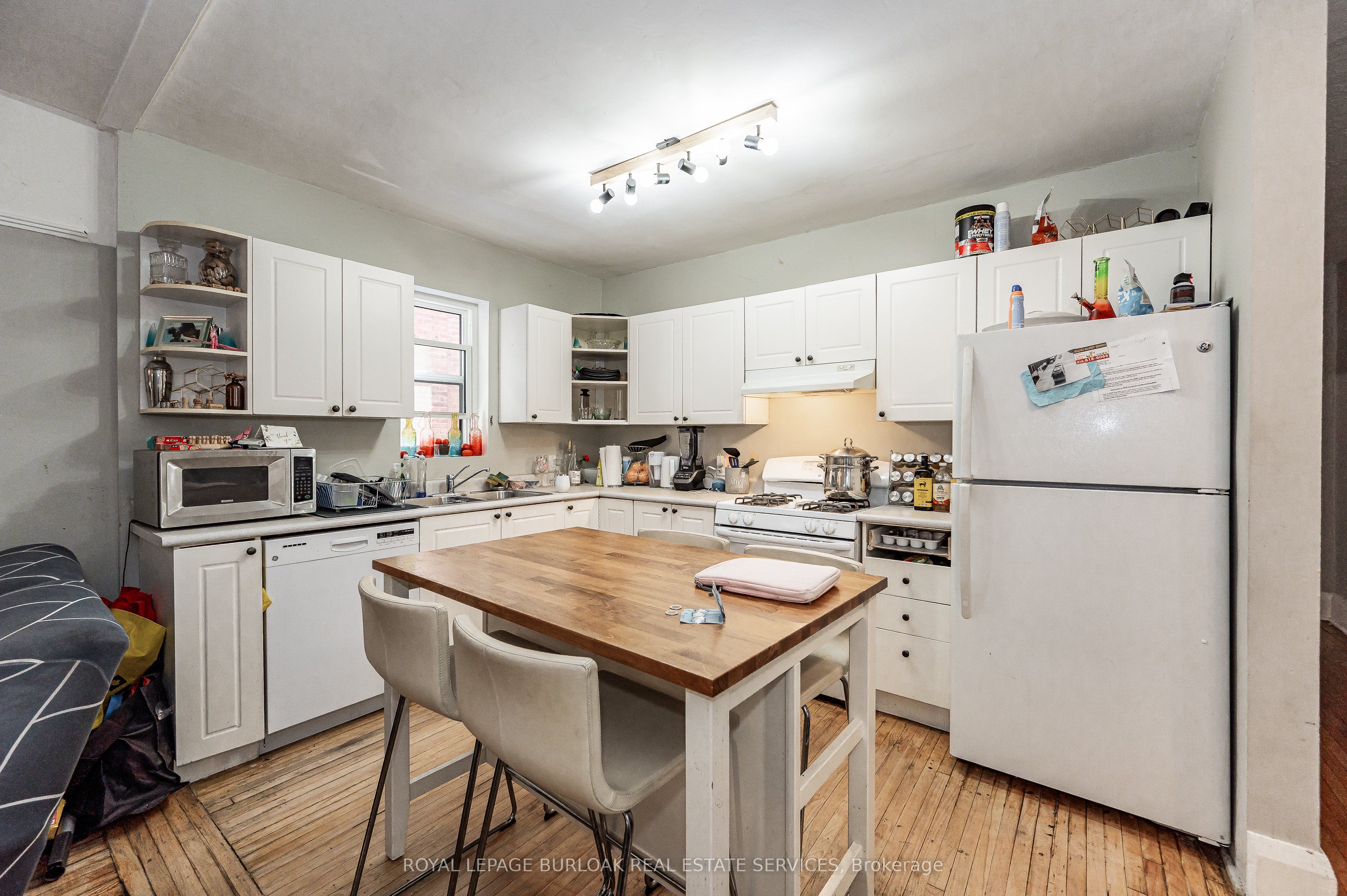 527 Kingston Road Property Photo 10