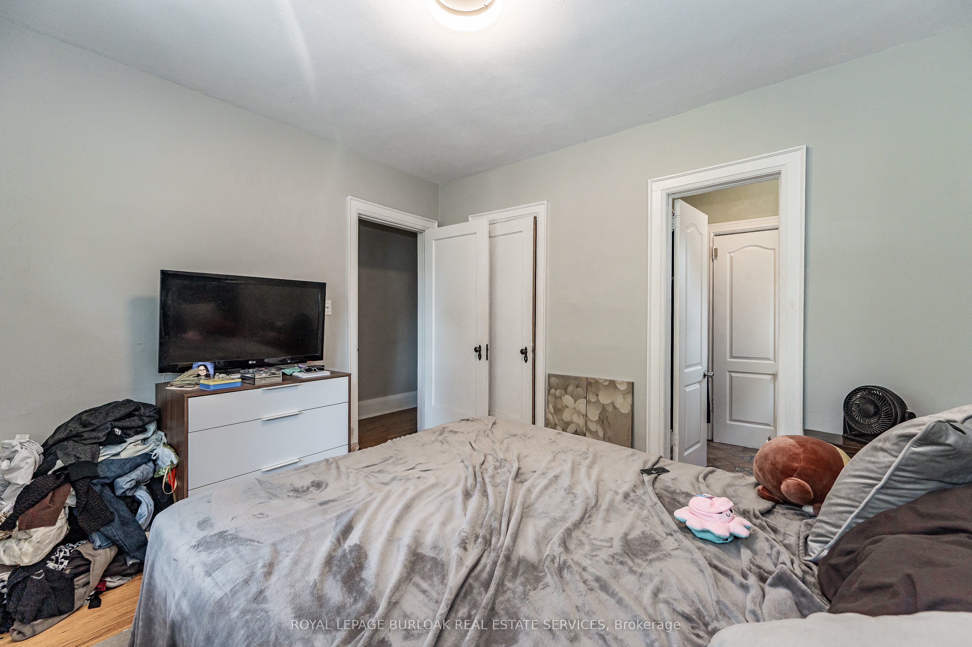 527 Kingston Road Property Photo 16