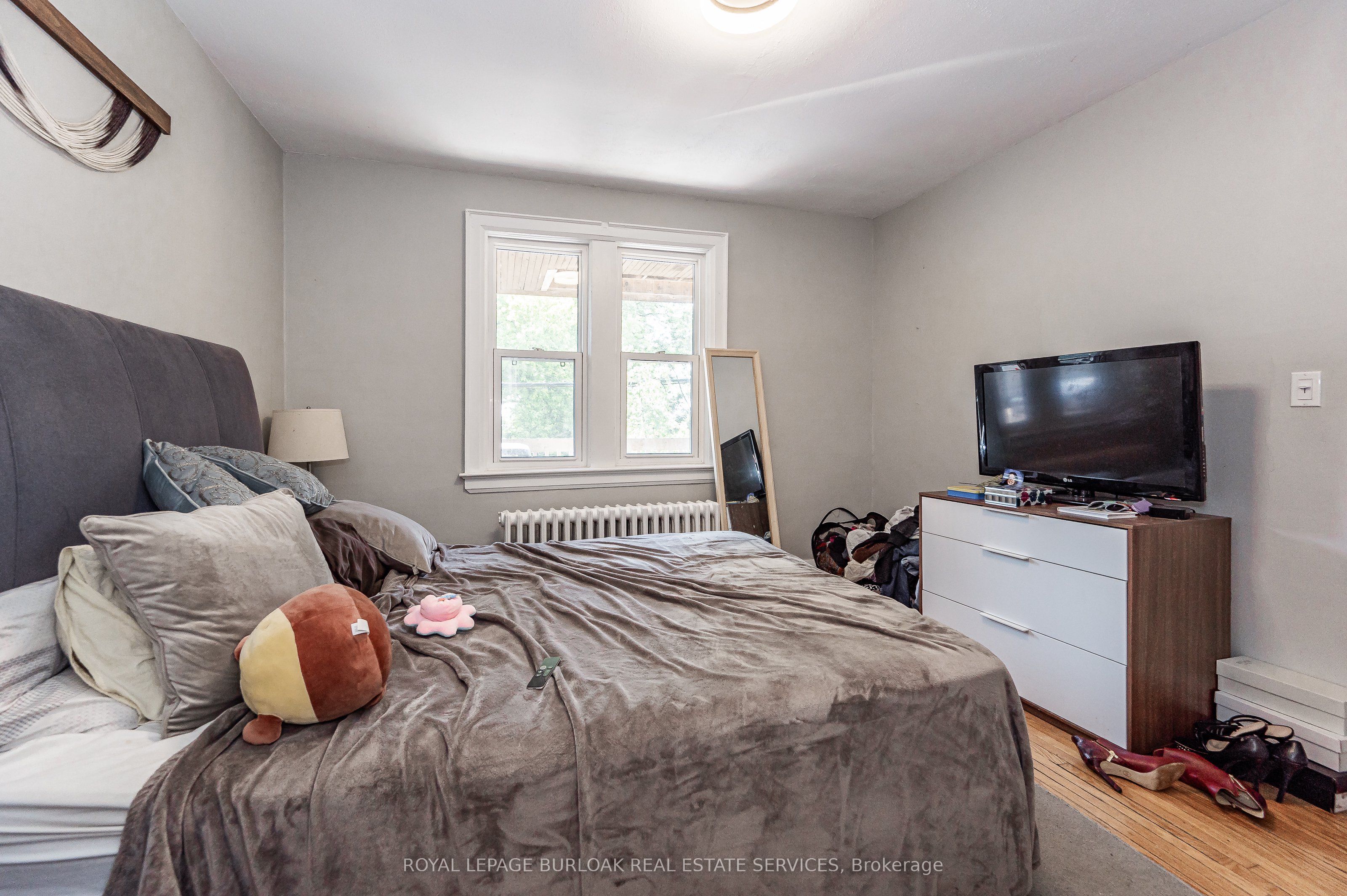 527 Kingston Road Property Photo 17