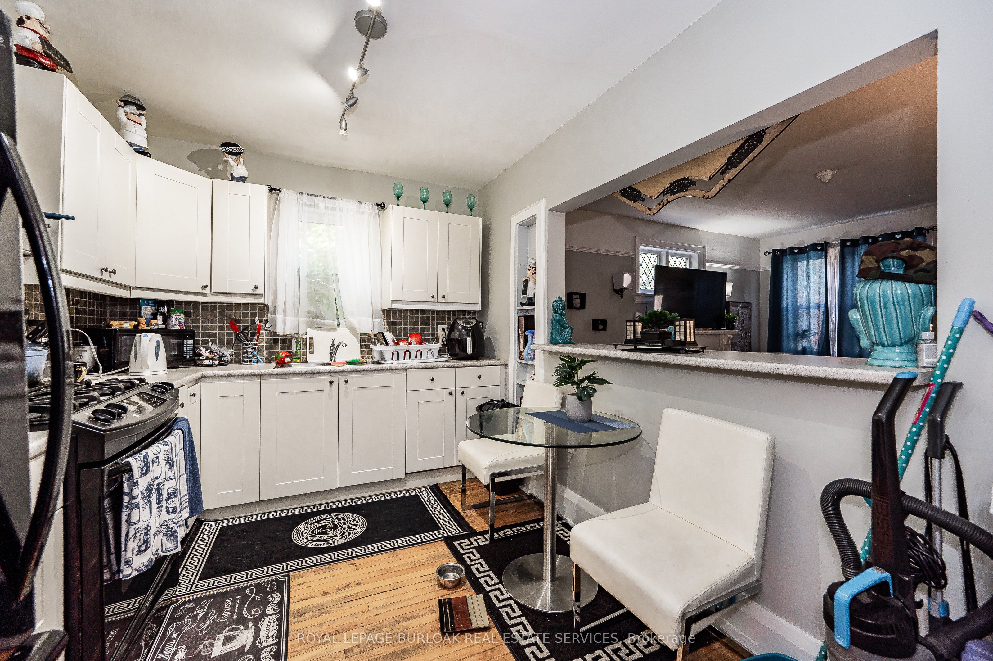 527 Kingston Road Property Photo 26