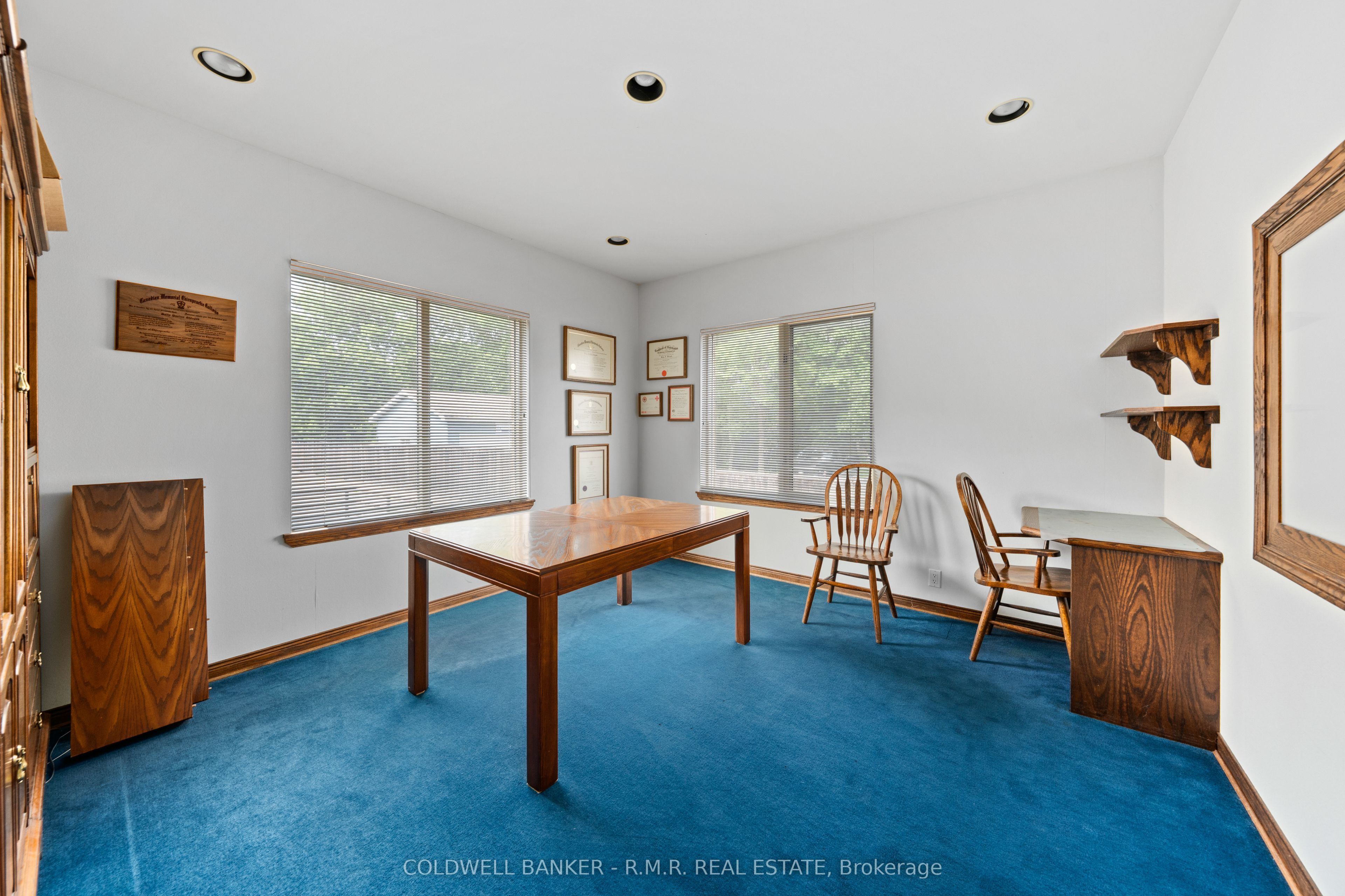 702 King Street W Property Photo 14
