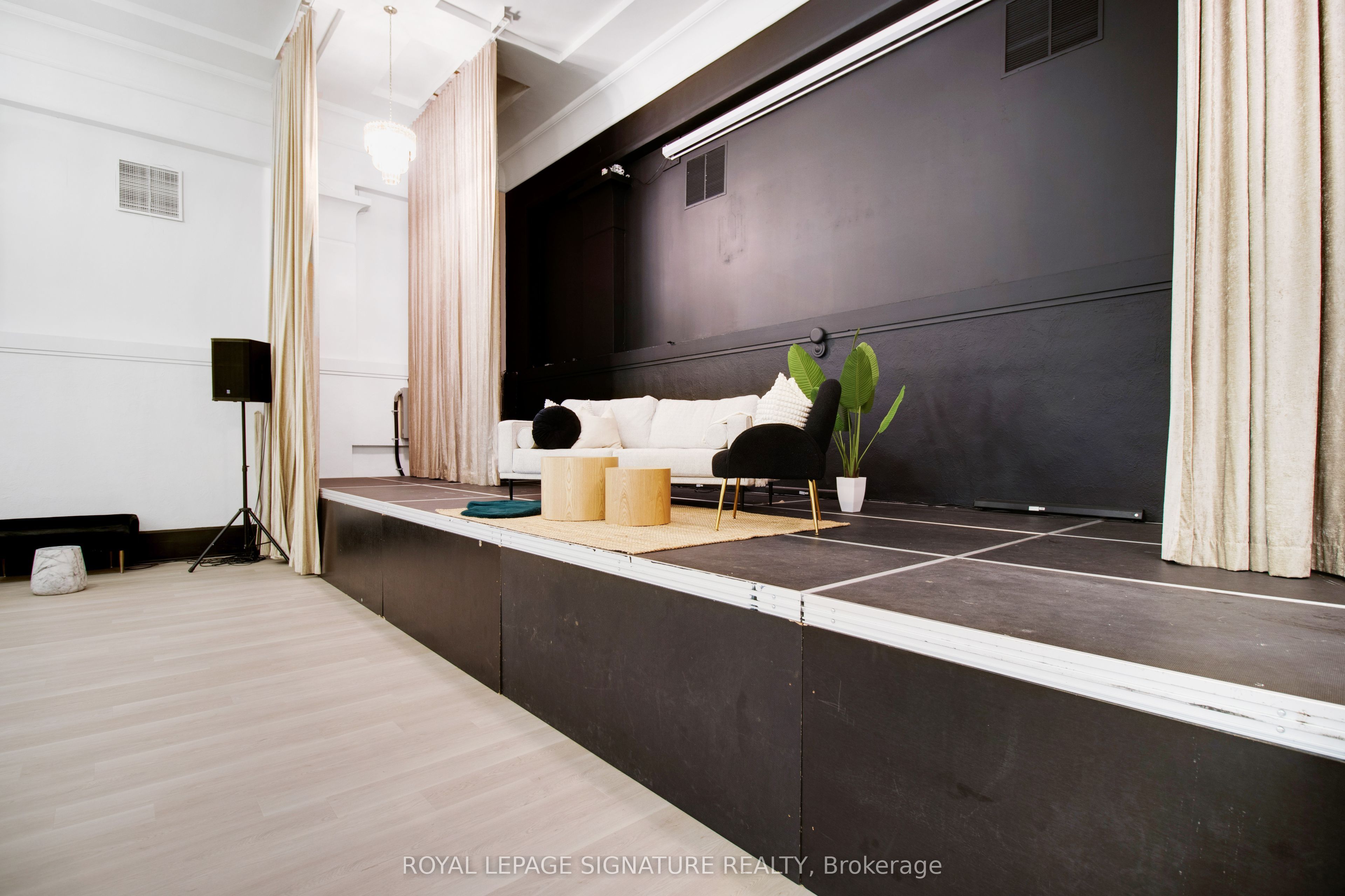 15 Chisholm Avenue Property Photo 26