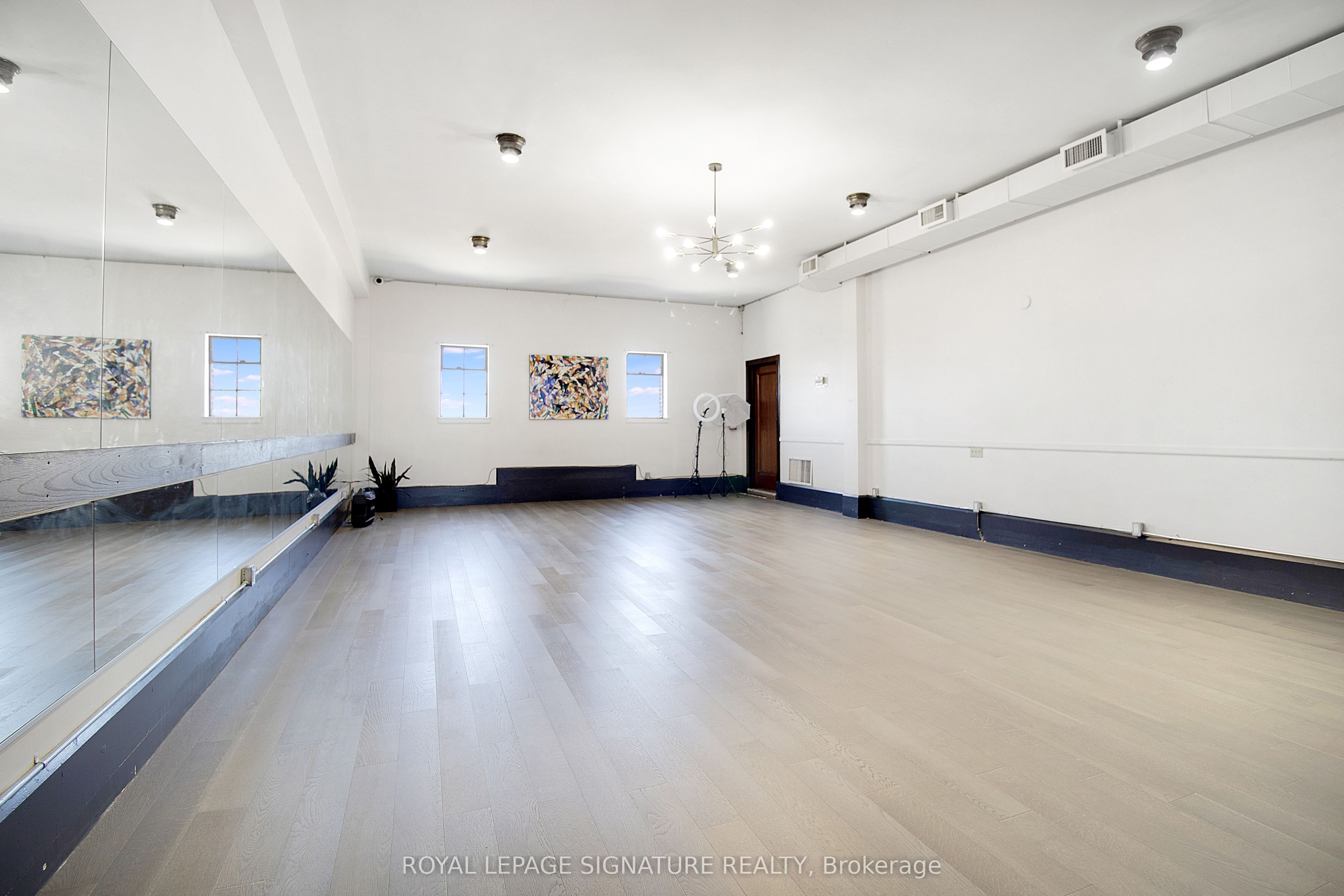 15 Chisholm Avenue Property Photo 37