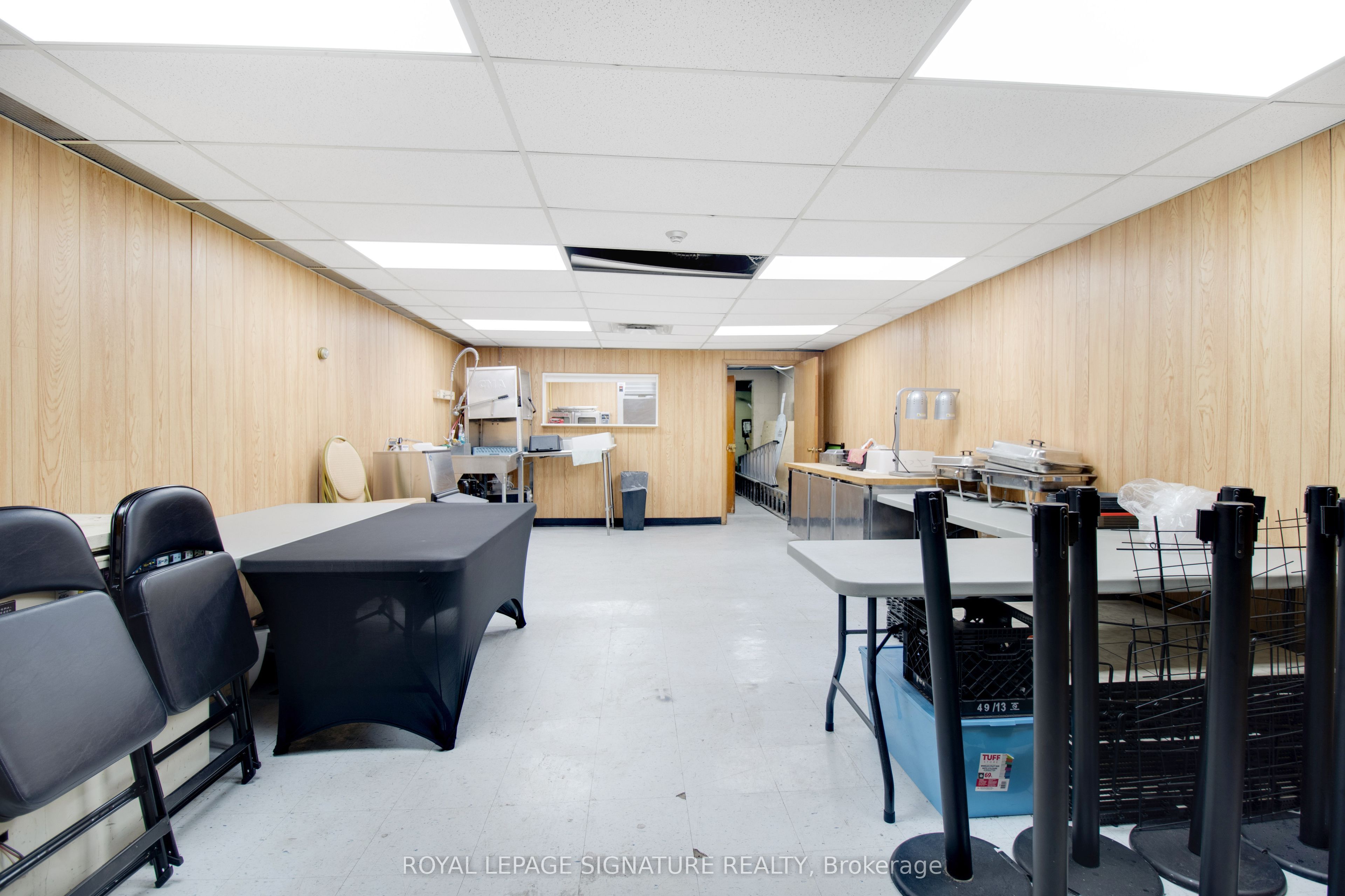 15 Chisholm Avenue Property Photo 41