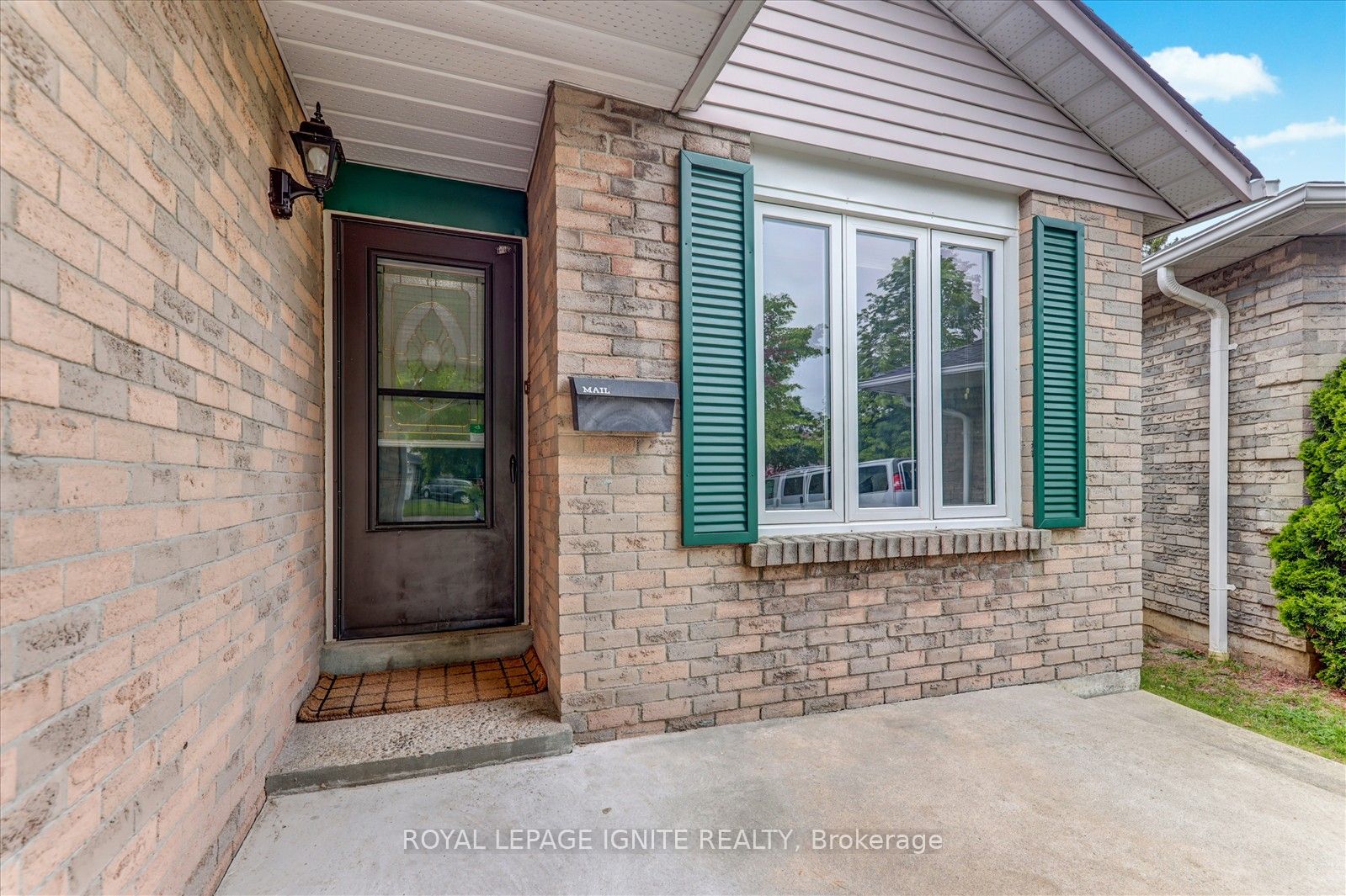 412 Prince Of Wales Drive Property Photo 6