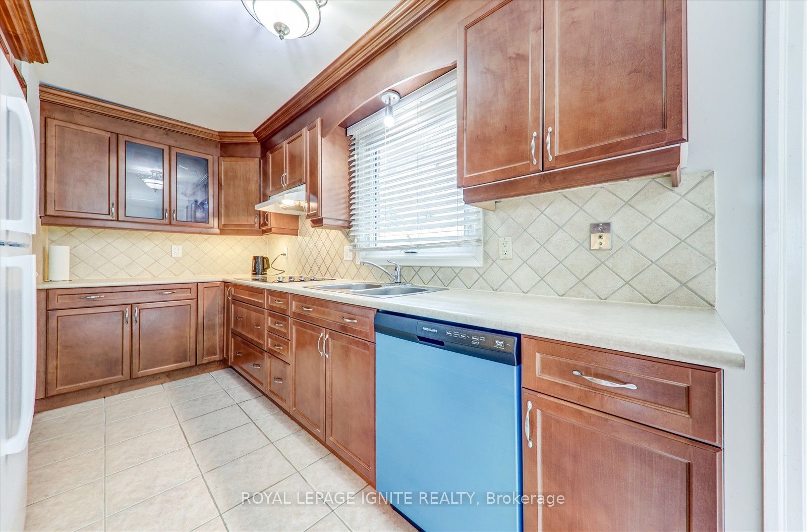 412 Prince Of Wales Drive Property Photo 17
