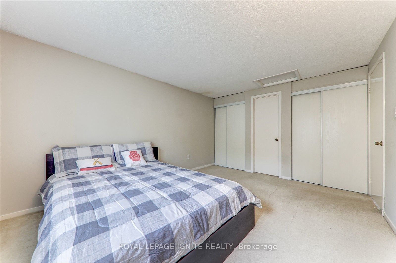 412 Prince Of Wales Drive Property Photo 21
