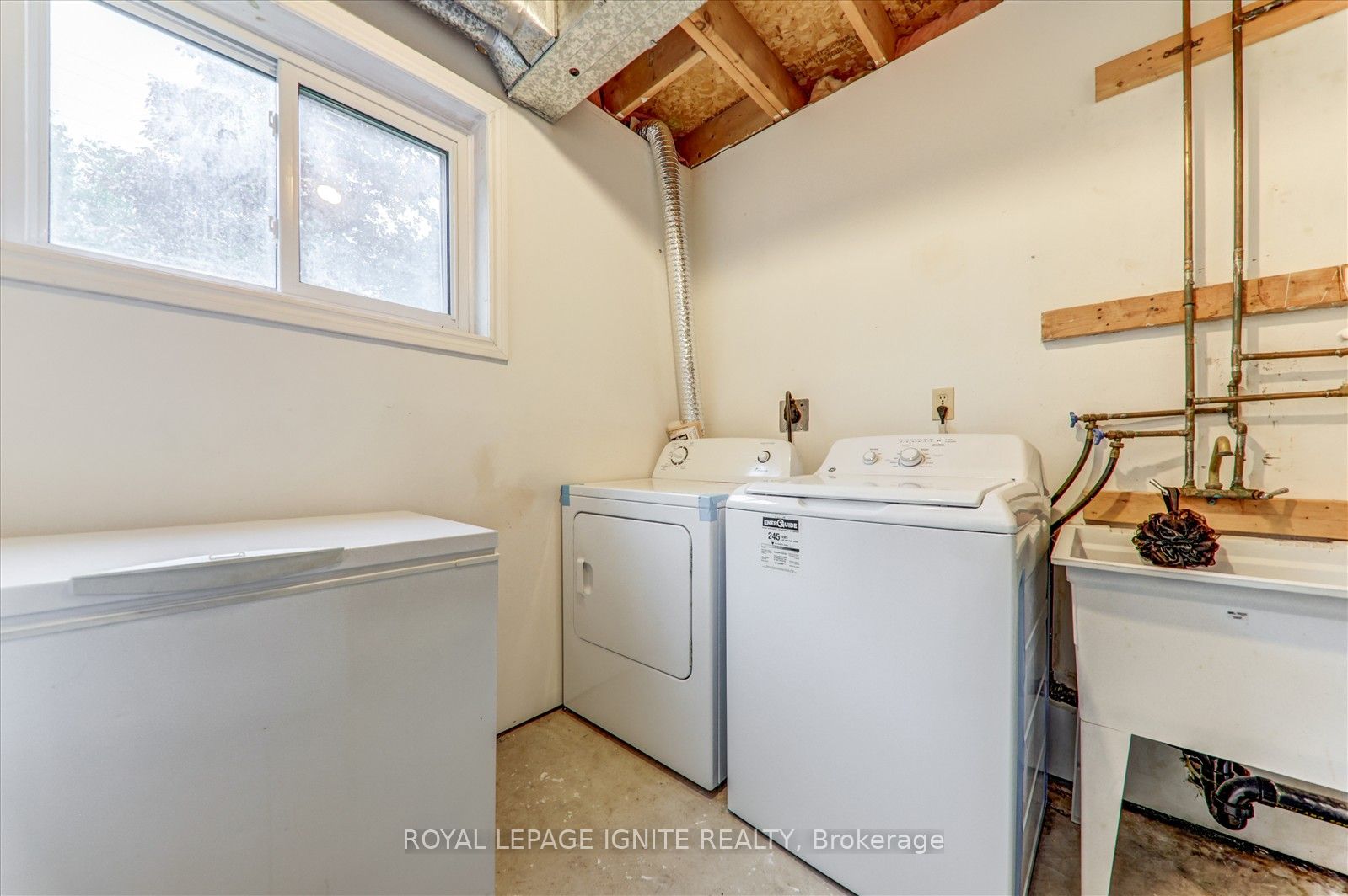 412 Prince Of Wales Drive Property Photo 31