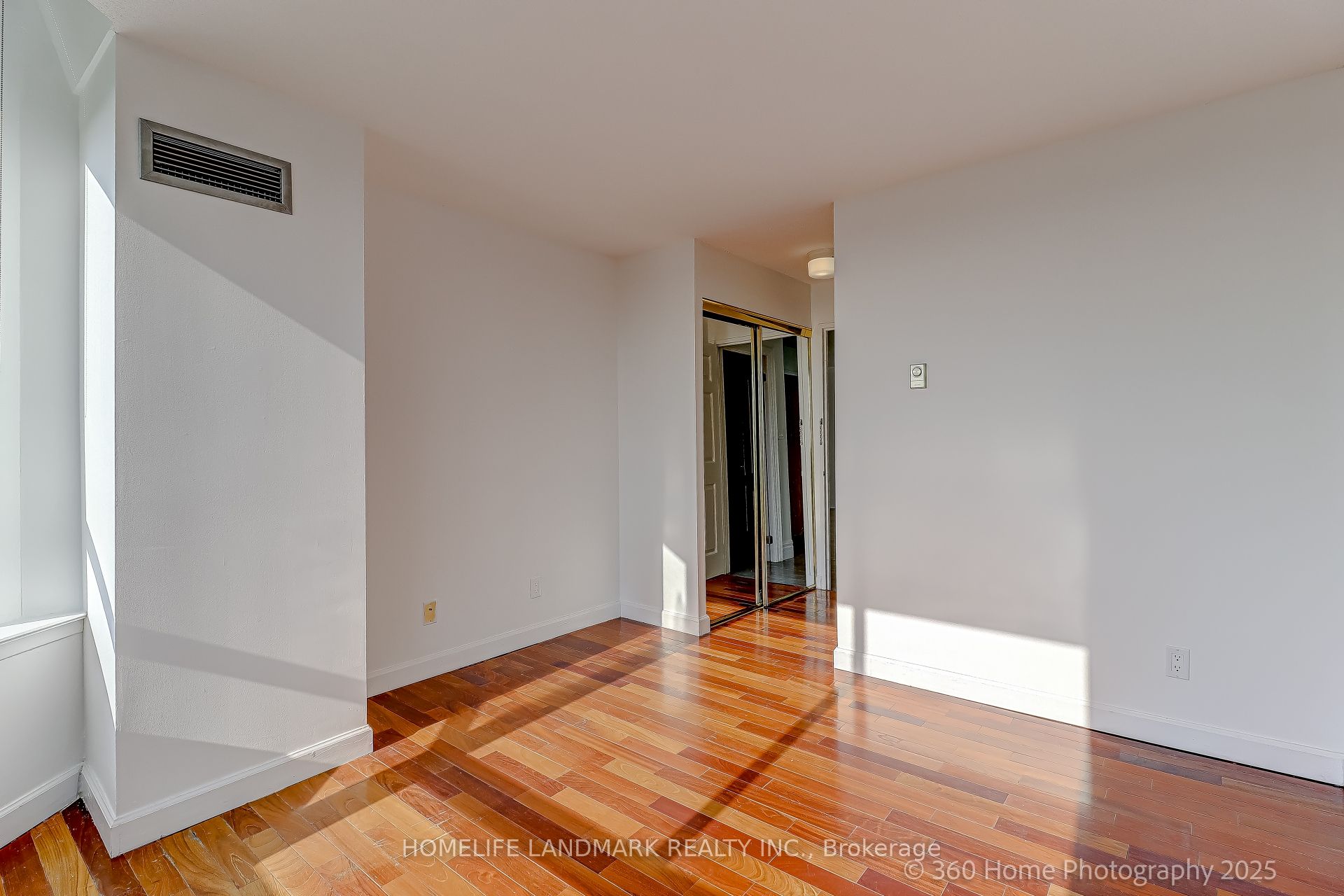 175 Bamburgh Circle N Ph15 Property Photo 23