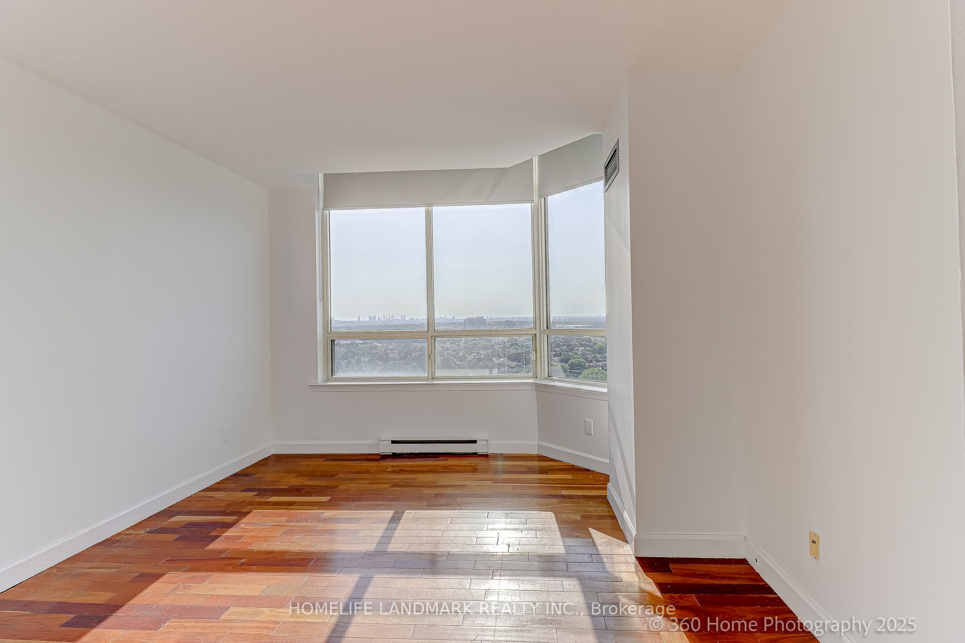 175 Bamburgh Circle N Ph15 Property Photo 24