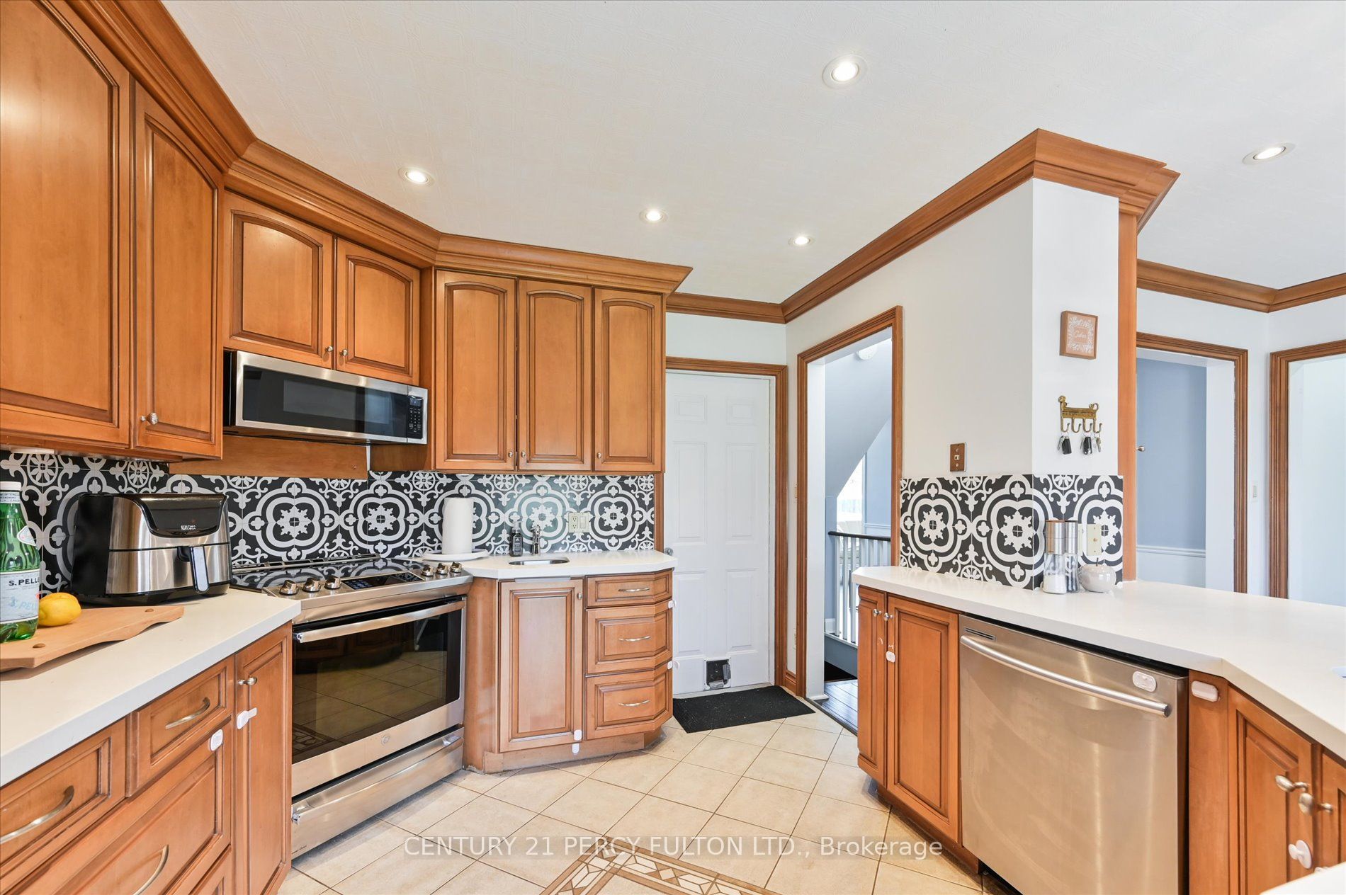 16 Andrea Road Property Photo 6