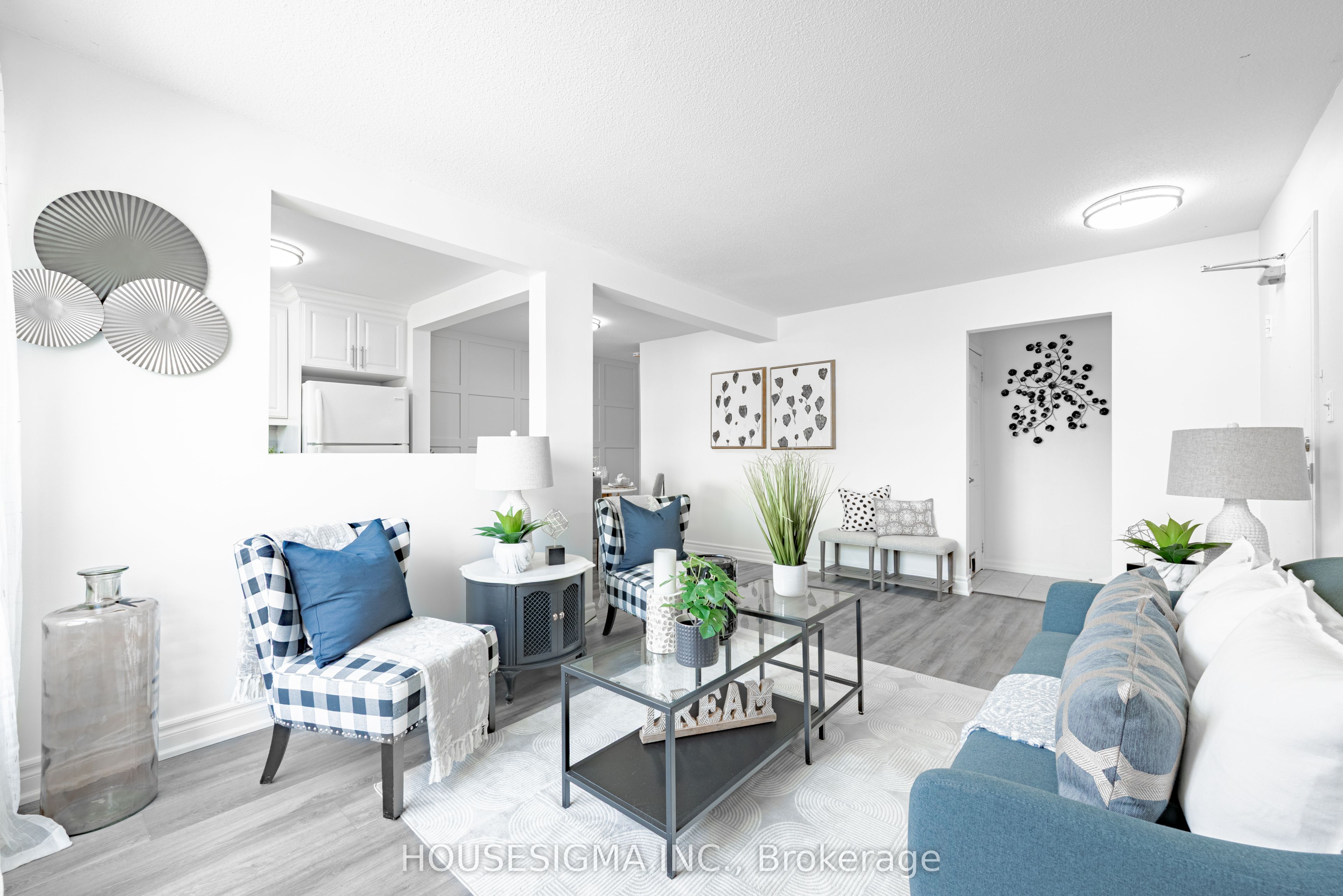 401 Wentworth St W Property Photo 1