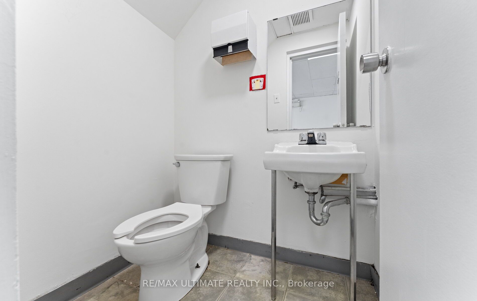751 Pape Avenue Main Floor Property Photo 10