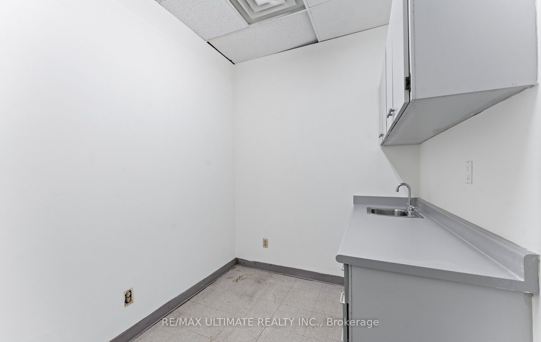 751 Pape Avenue Main Floor Property Photo 13