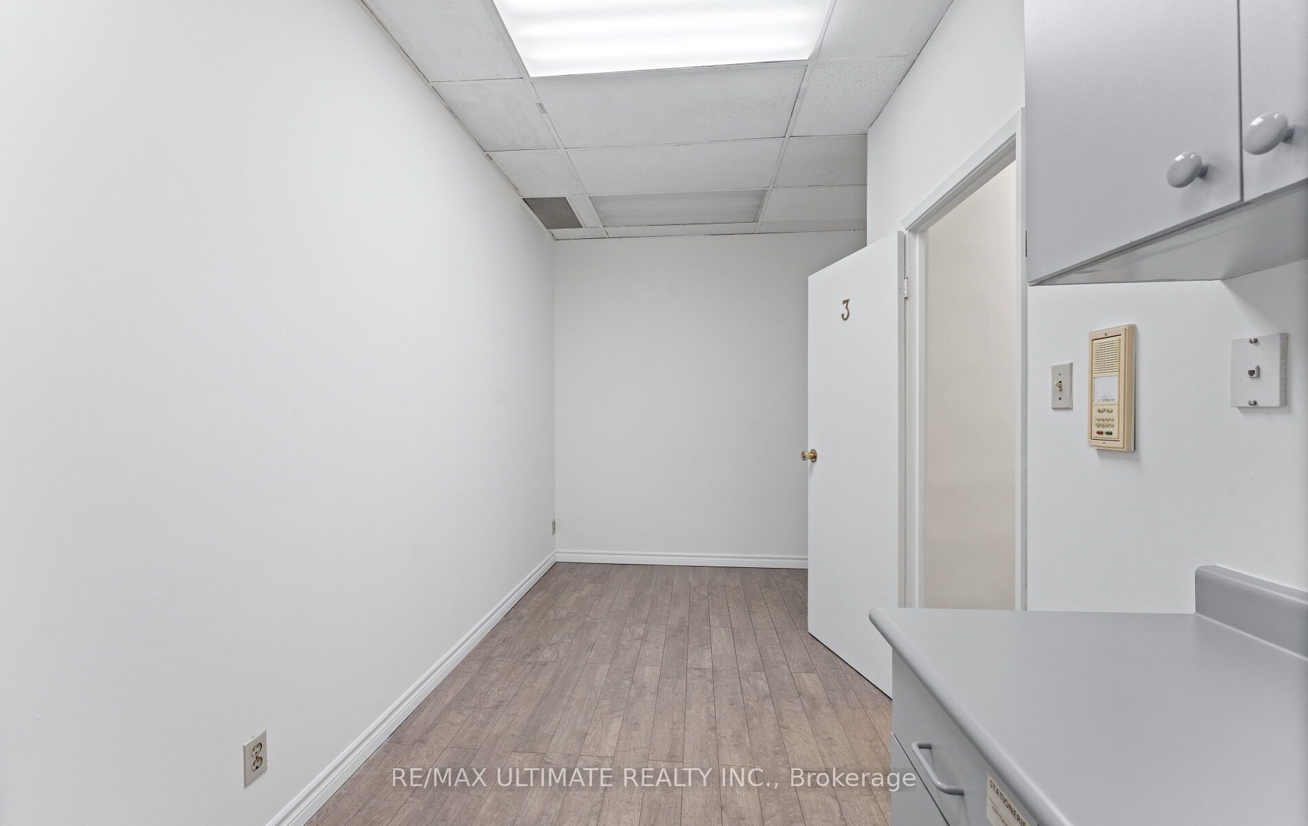 751 Pape Avenue Main Floor Property Photo 17