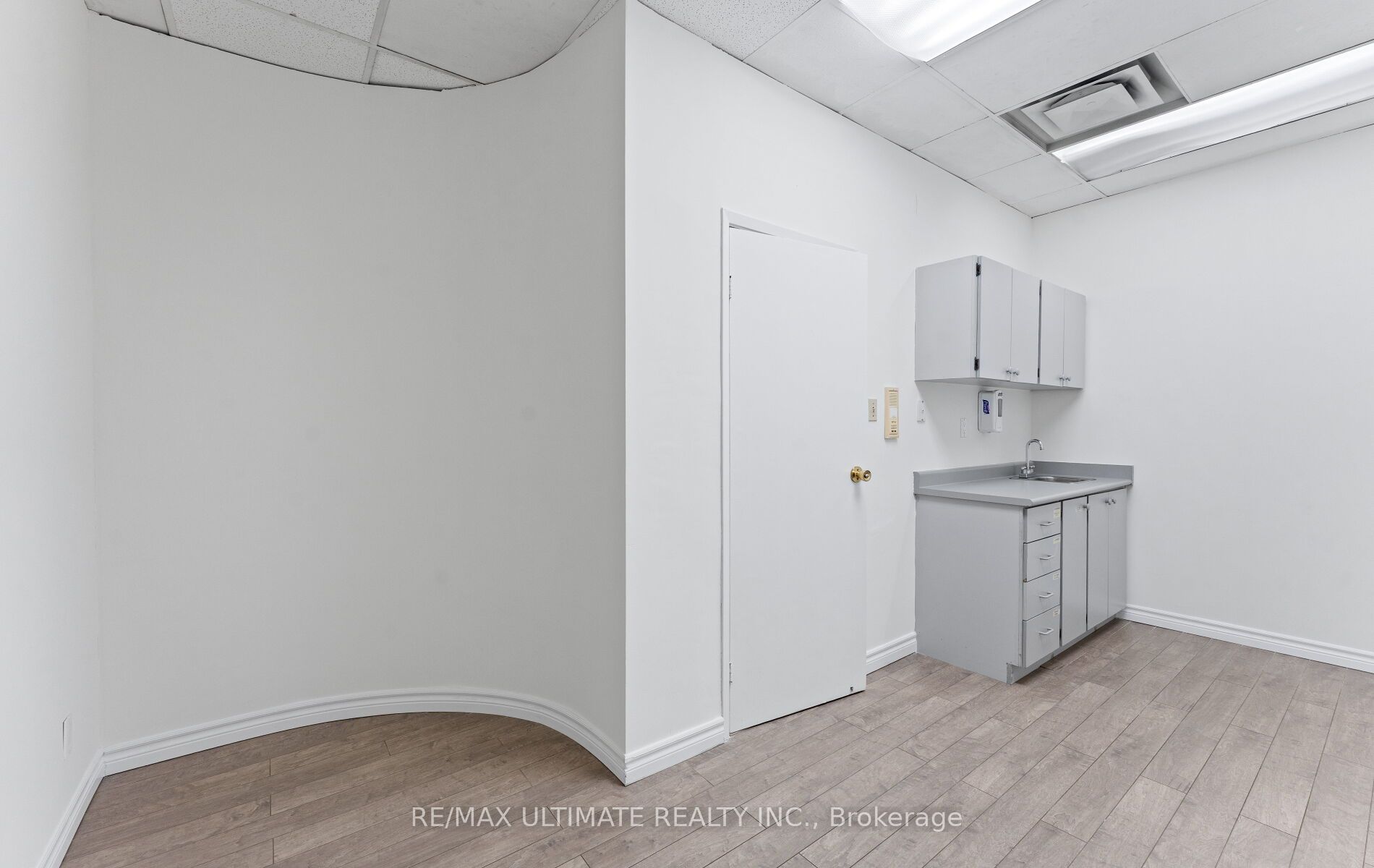 751 Pape Avenue Main Floor Property Photo 18