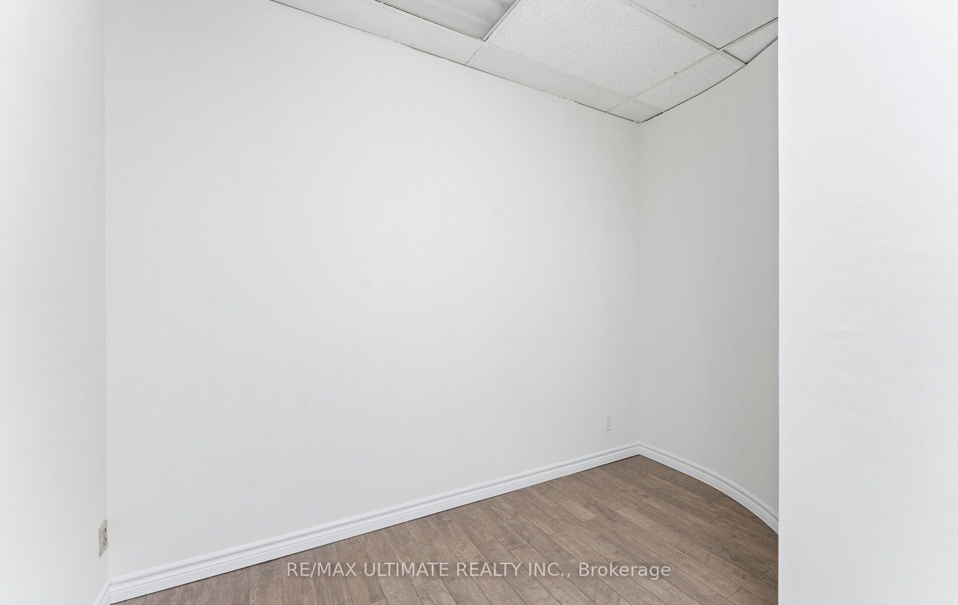 751 Pape Avenue Main Floor Property Photo 21