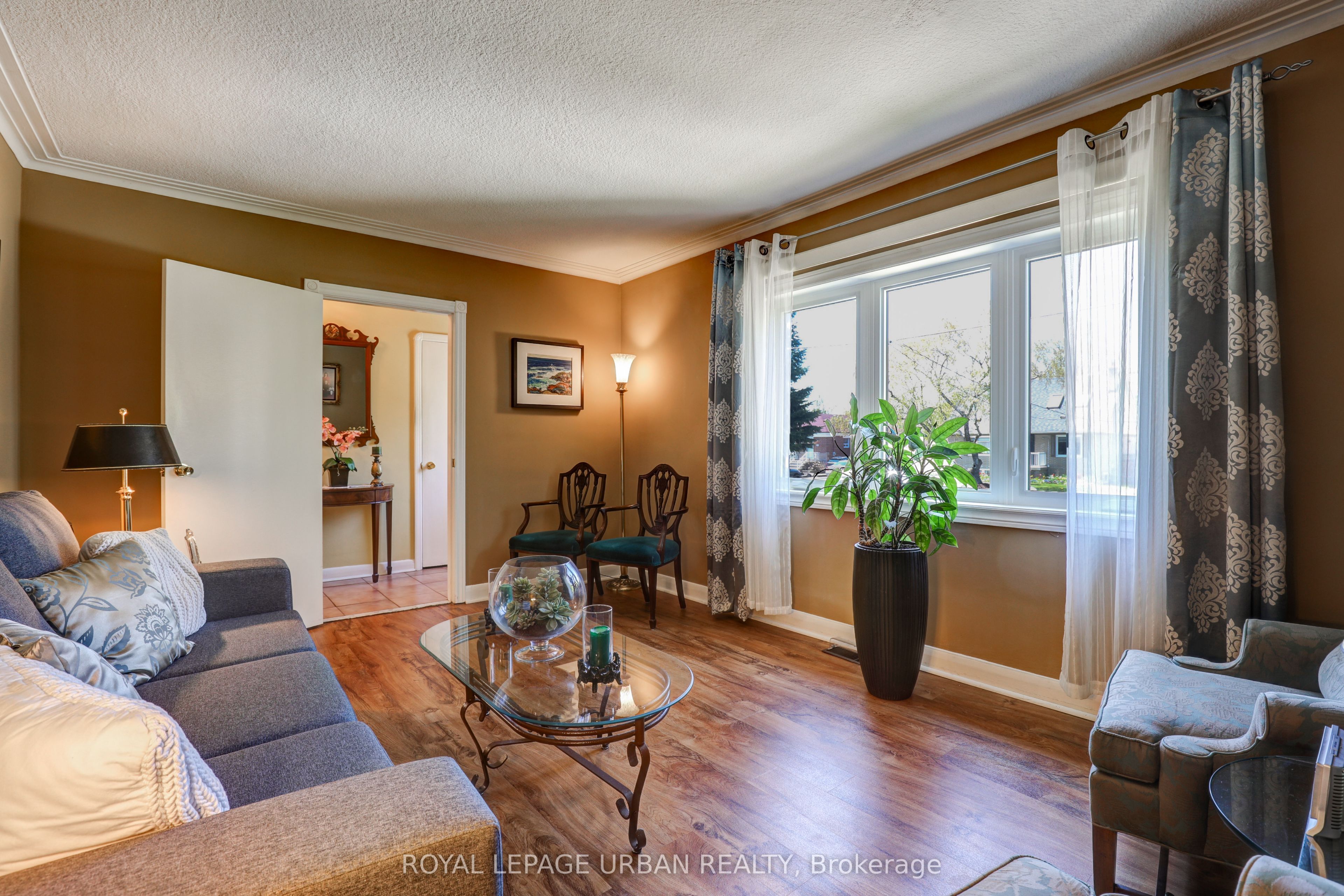 83 Adanac Drive Property Photo 14