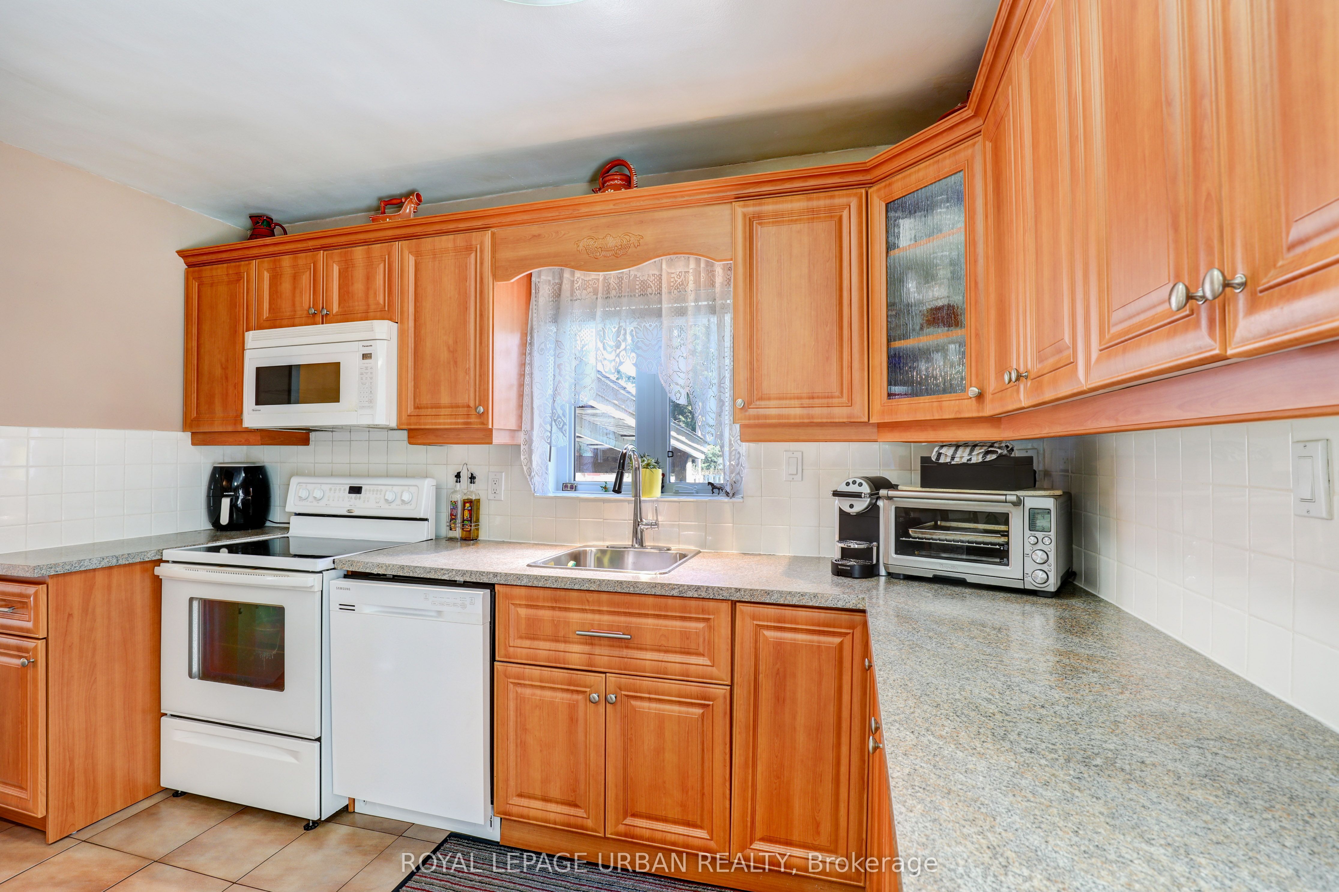 83 Adanac Drive Property Photo 17
