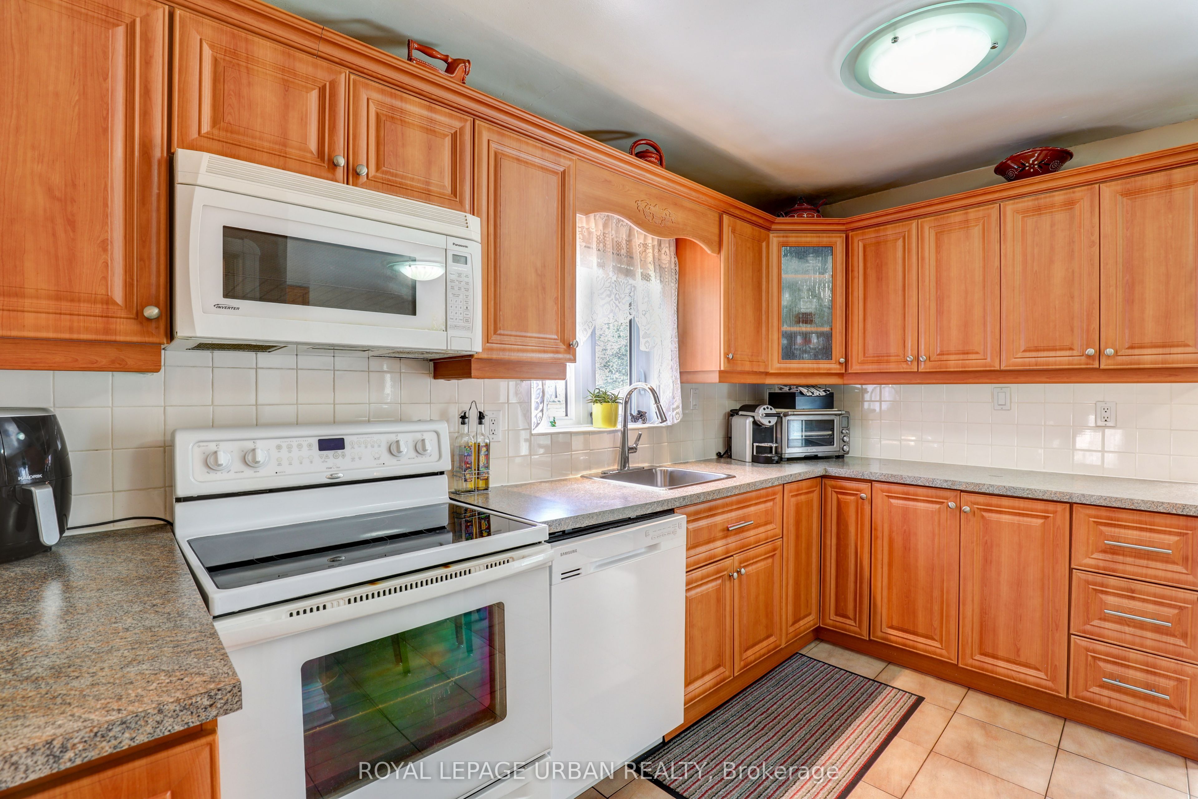 83 Adanac Drive Property Photo 18