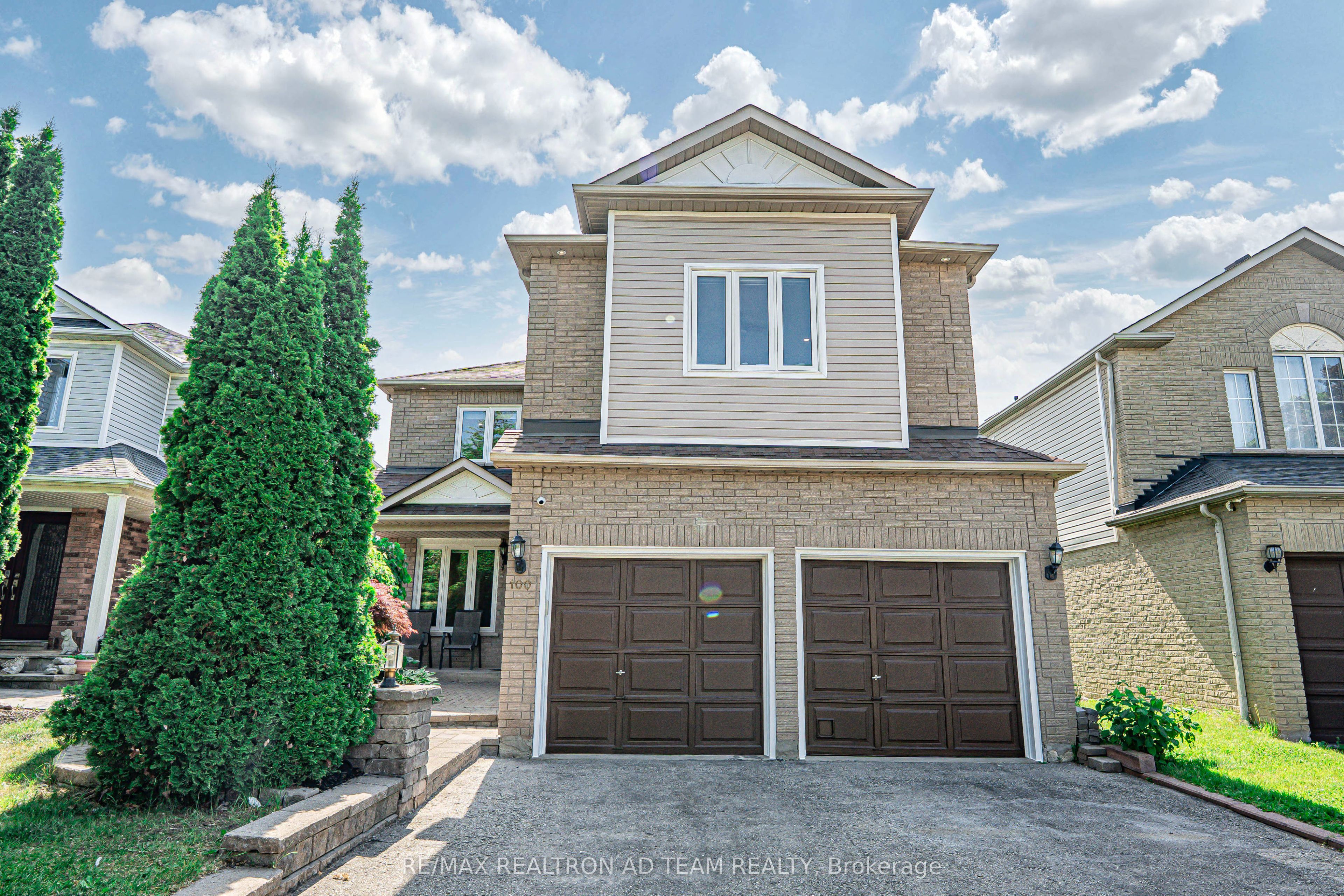100 Hibbard Dr Property Photo 1
