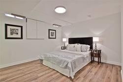 91 Trumpeter Street W Property Photo 4