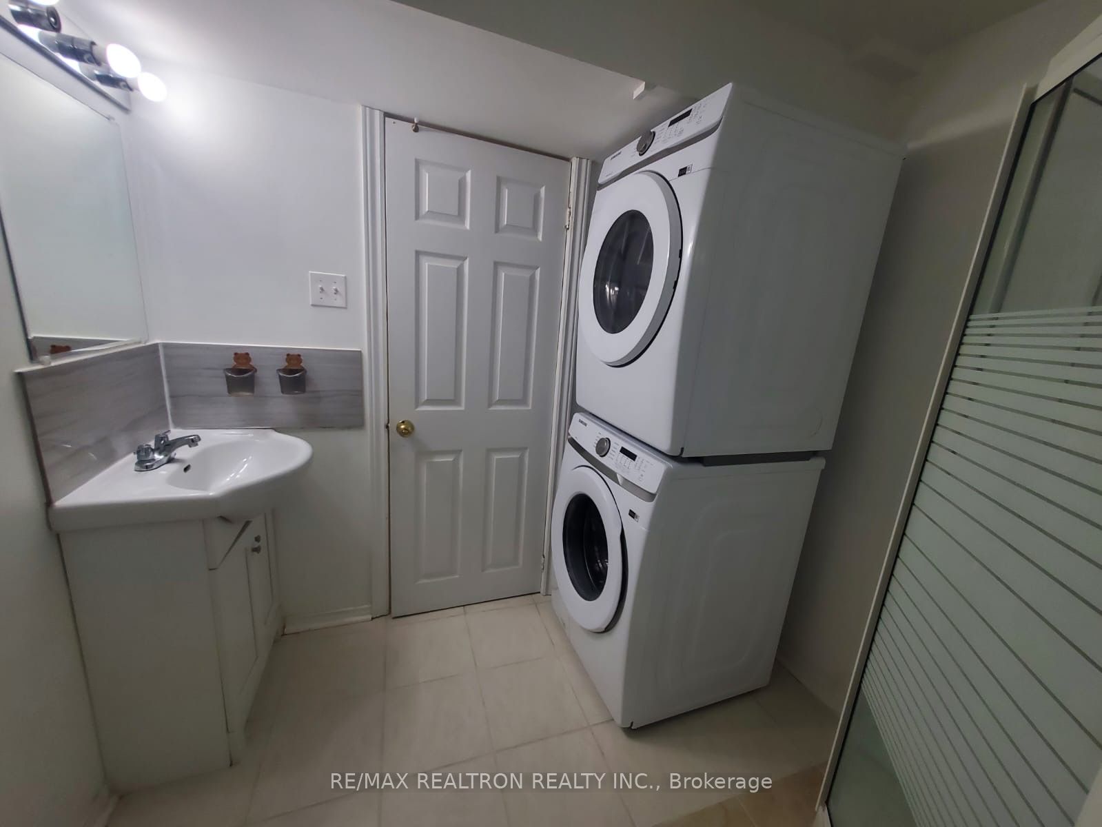 91 Trumpeter Street W Property Photo 6