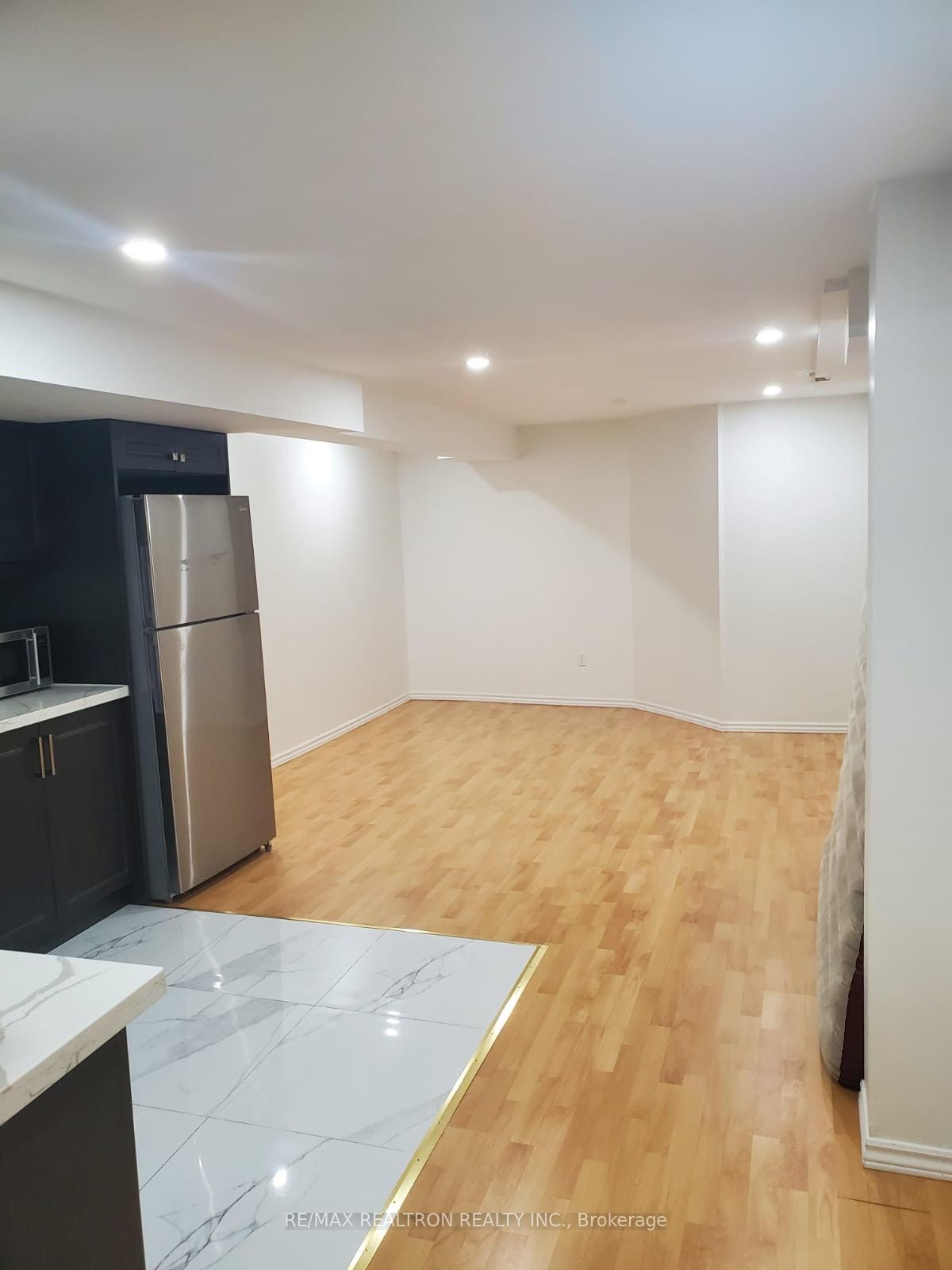 91 Trumpeter Street W Property Photo 10